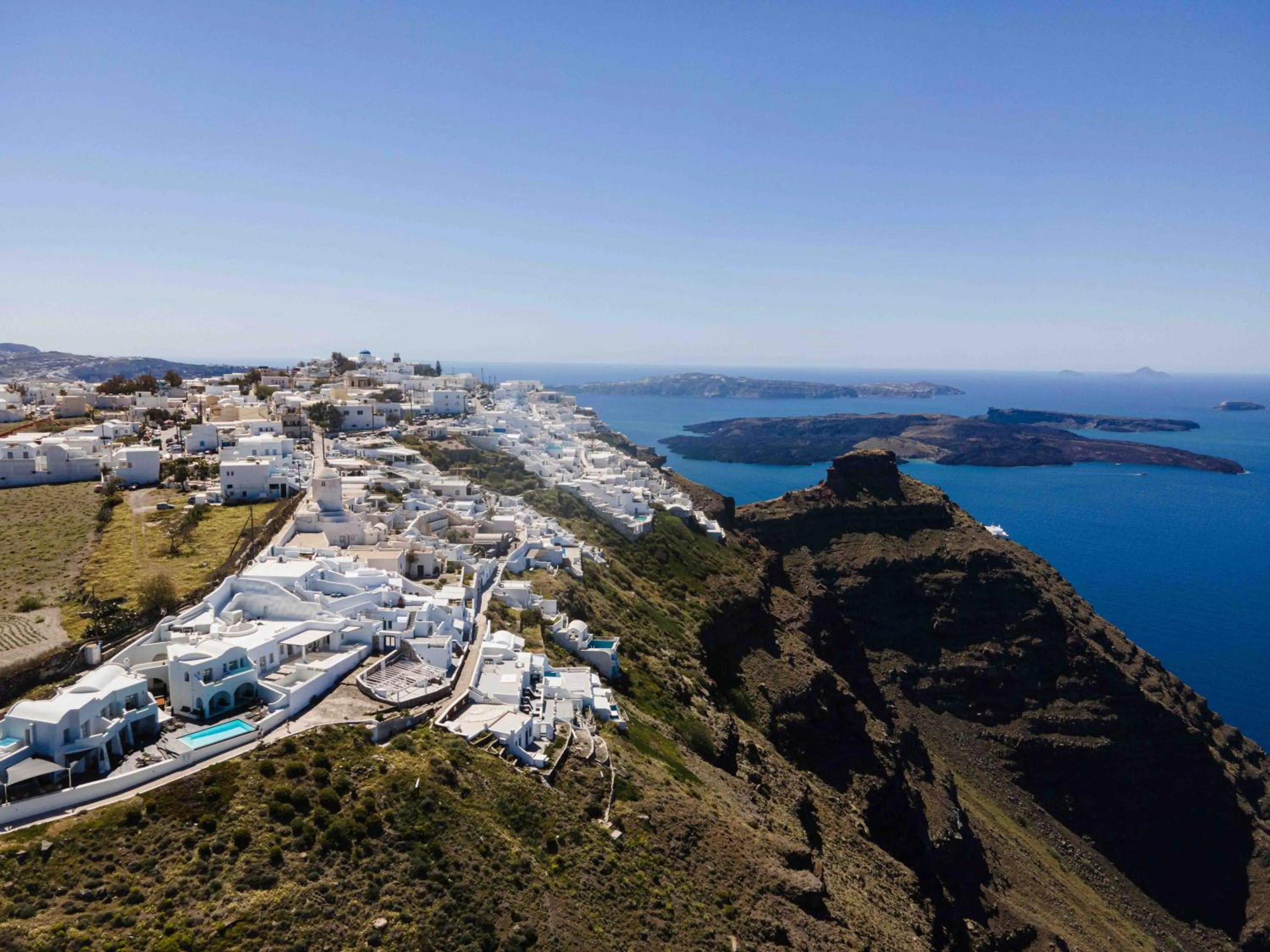 Bird's eye view in La Roka, Cliffside Memories
