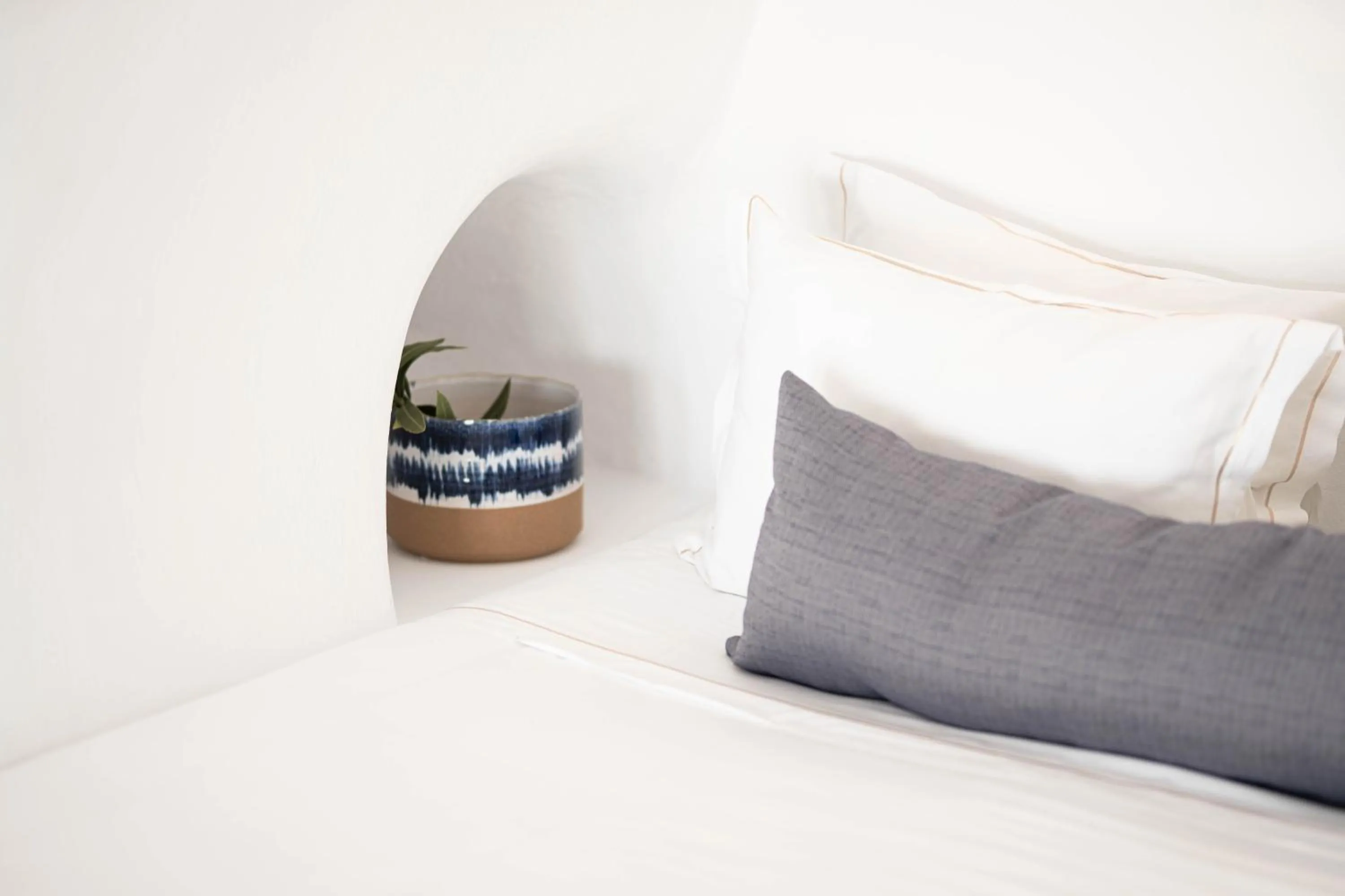 Bed in La Roka, Cliffside Memories