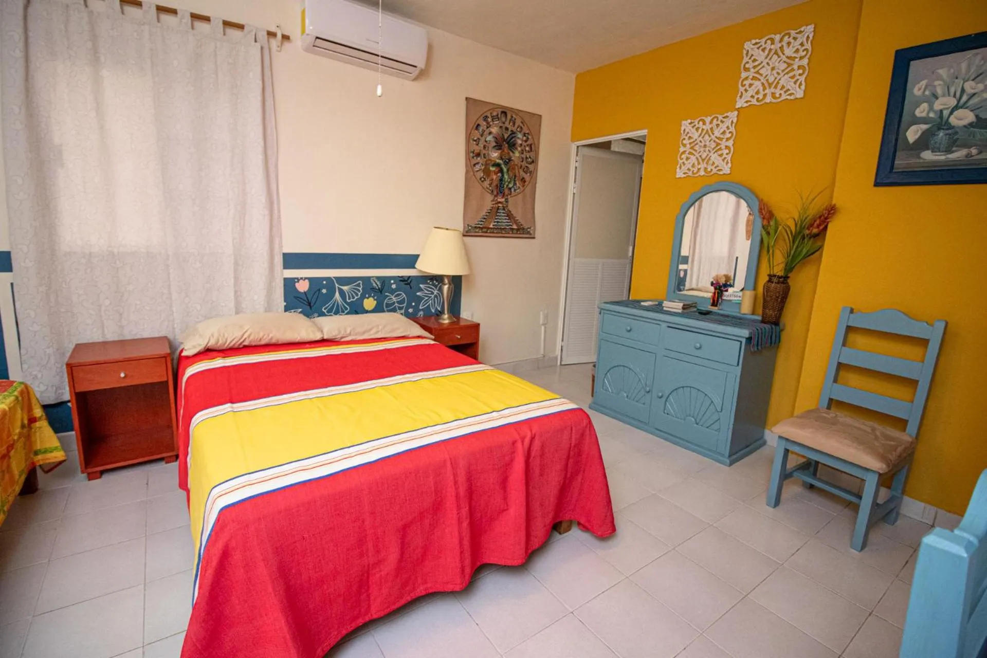 Photo of the whole room, Bed in La Casa Del Almendro