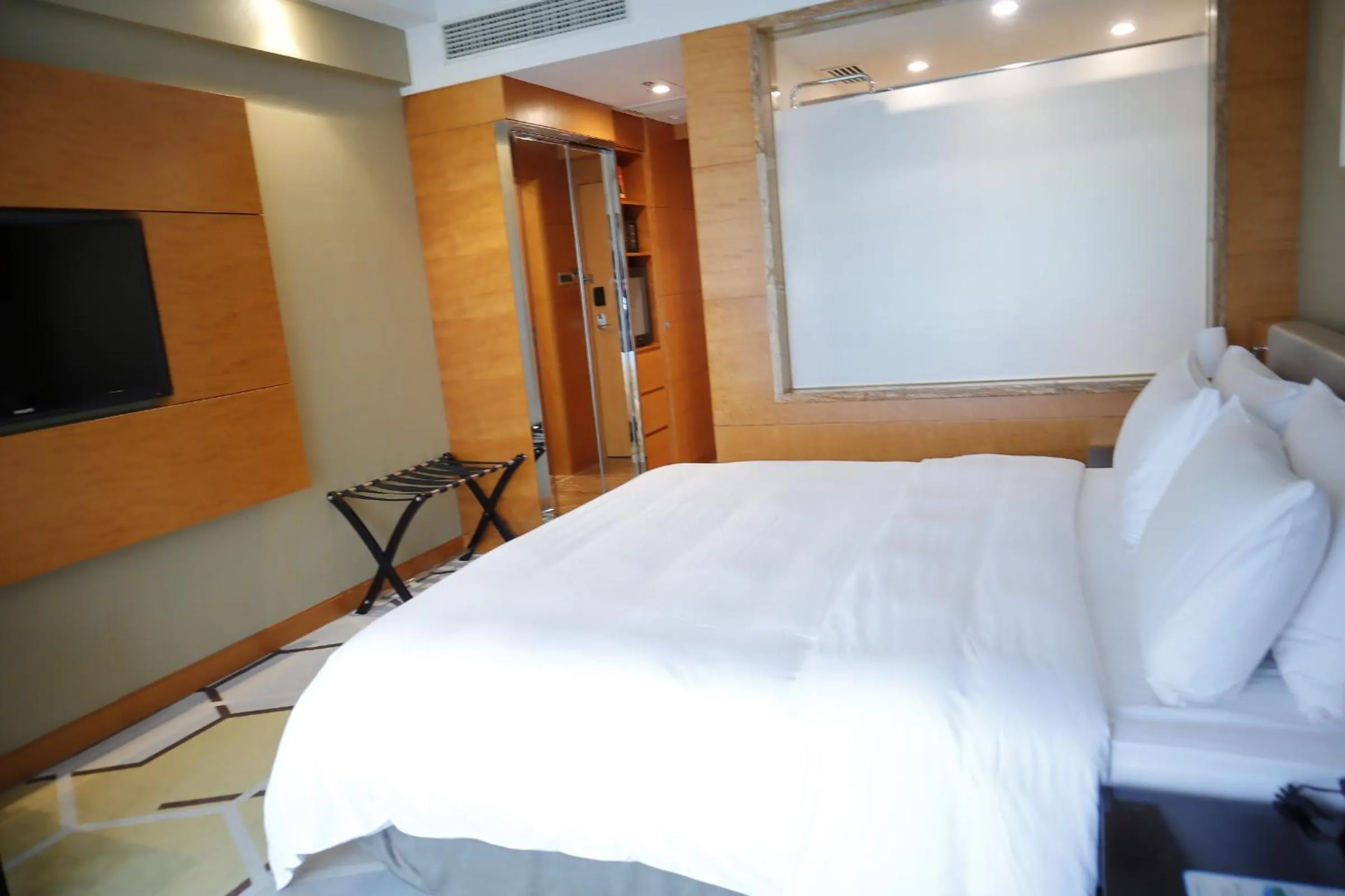 Bed in Hampton by Hilton Zhuhai Gongbei Port