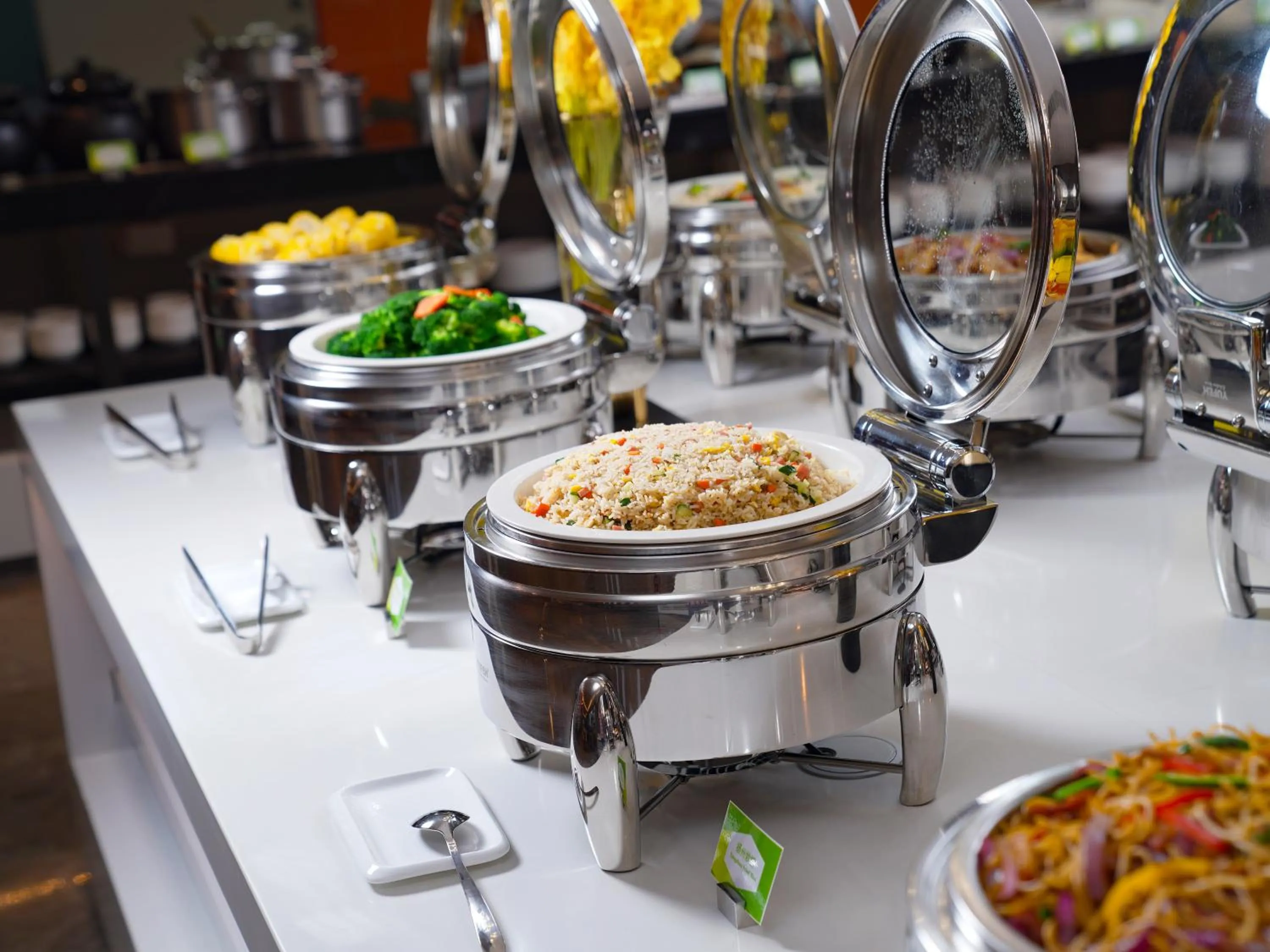 Restaurant/places to eat in Hampton by Hilton Shenzhen Longhua Qinghu