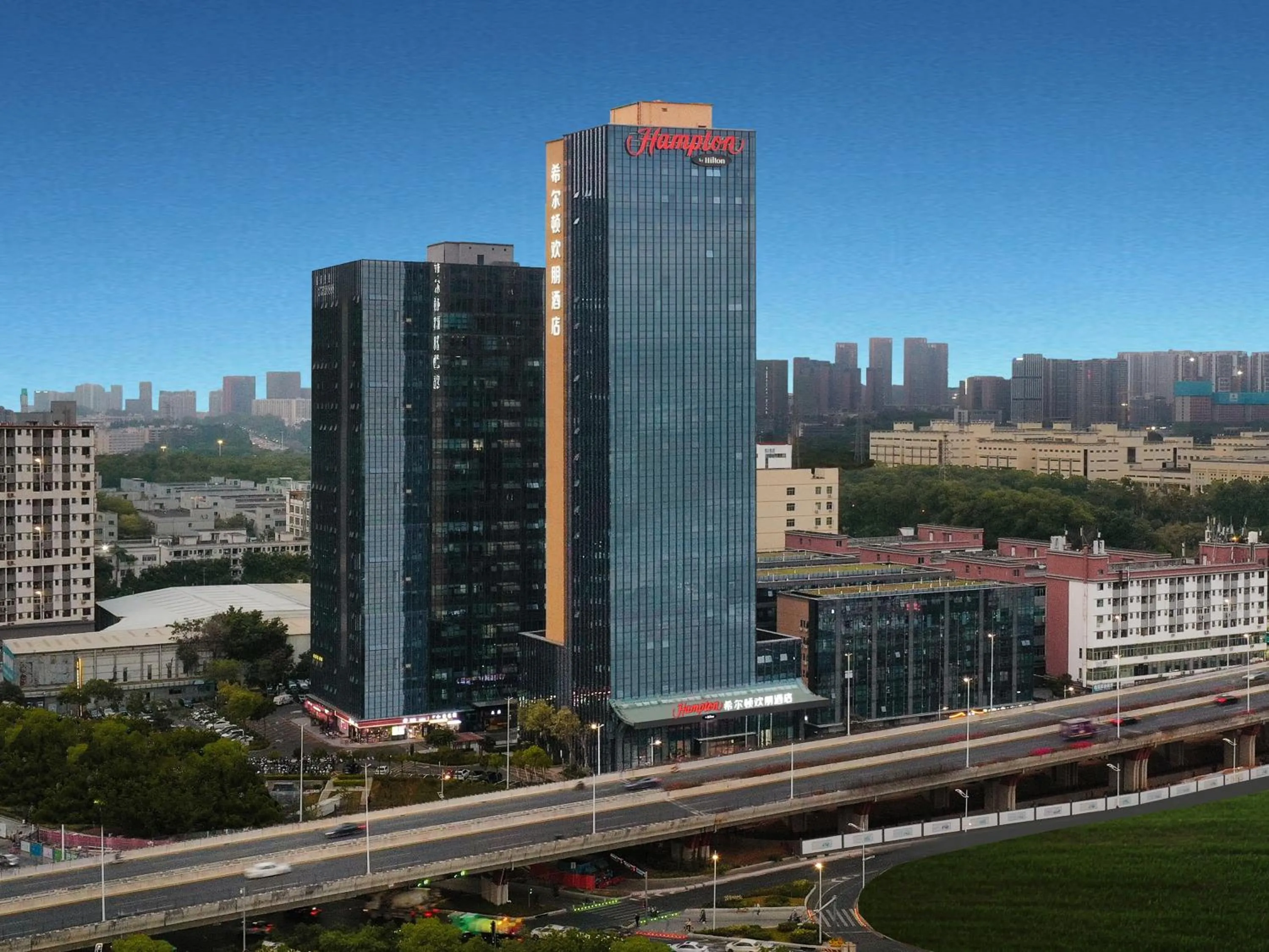 Property building in Hampton by Hilton Shenzhen Longhua Qinghu
