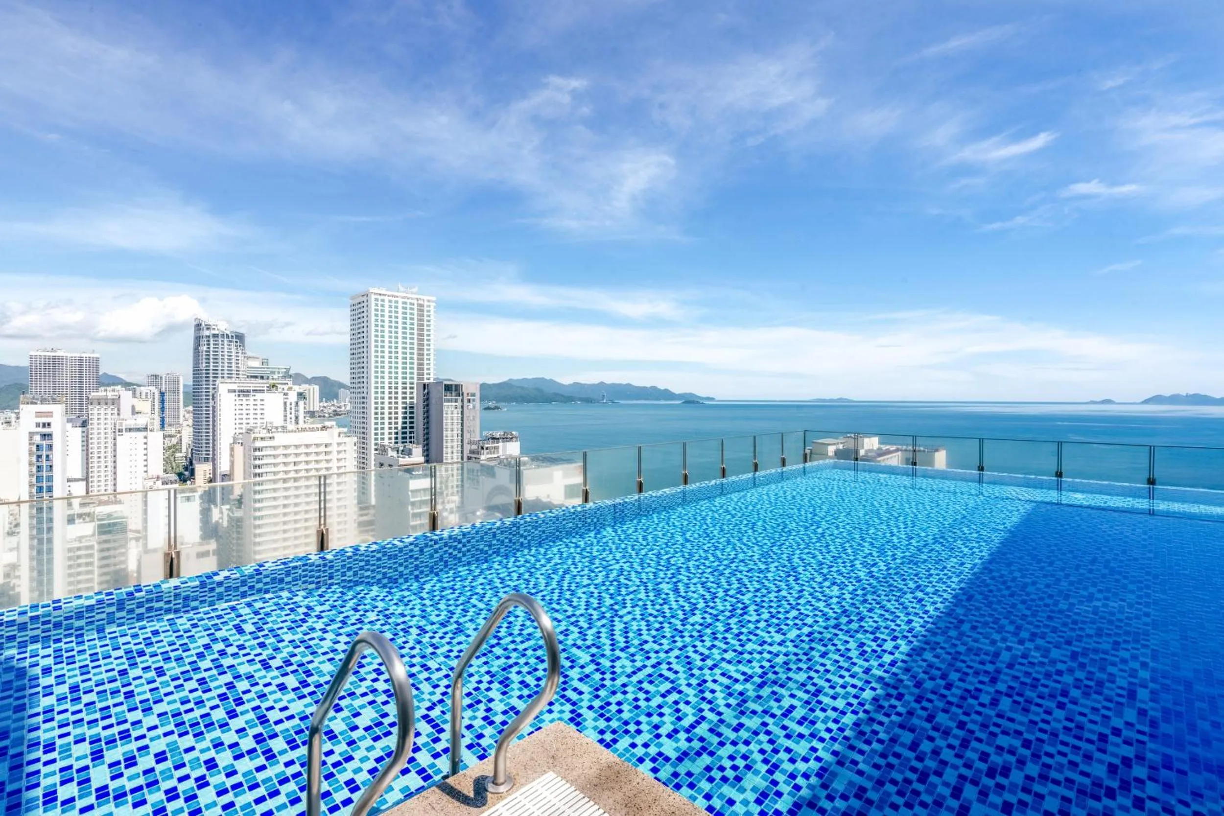 Swimming pool in Green Beach Hotel Nha Trang