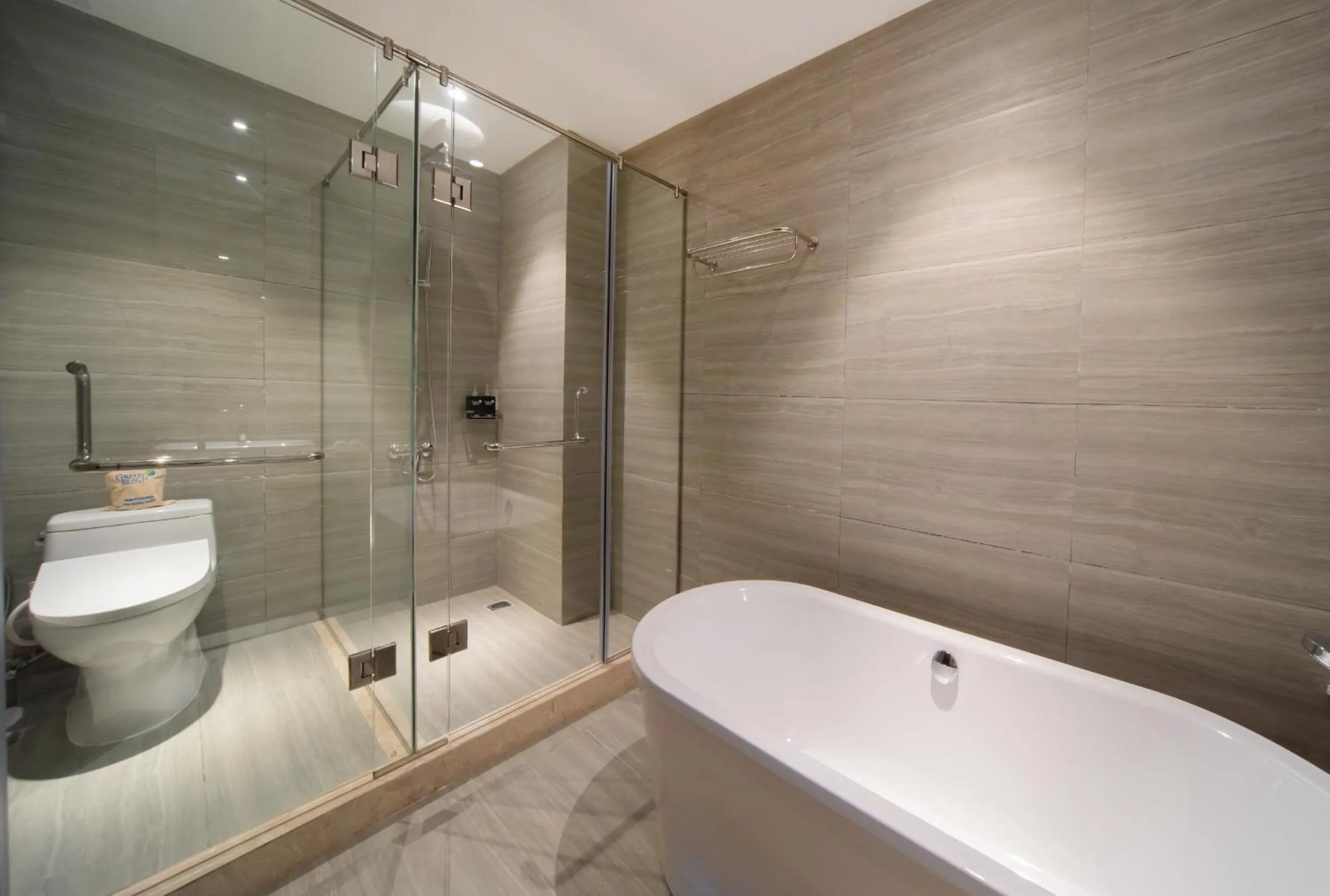 Shower in Green Beach Hotel Nha Trang