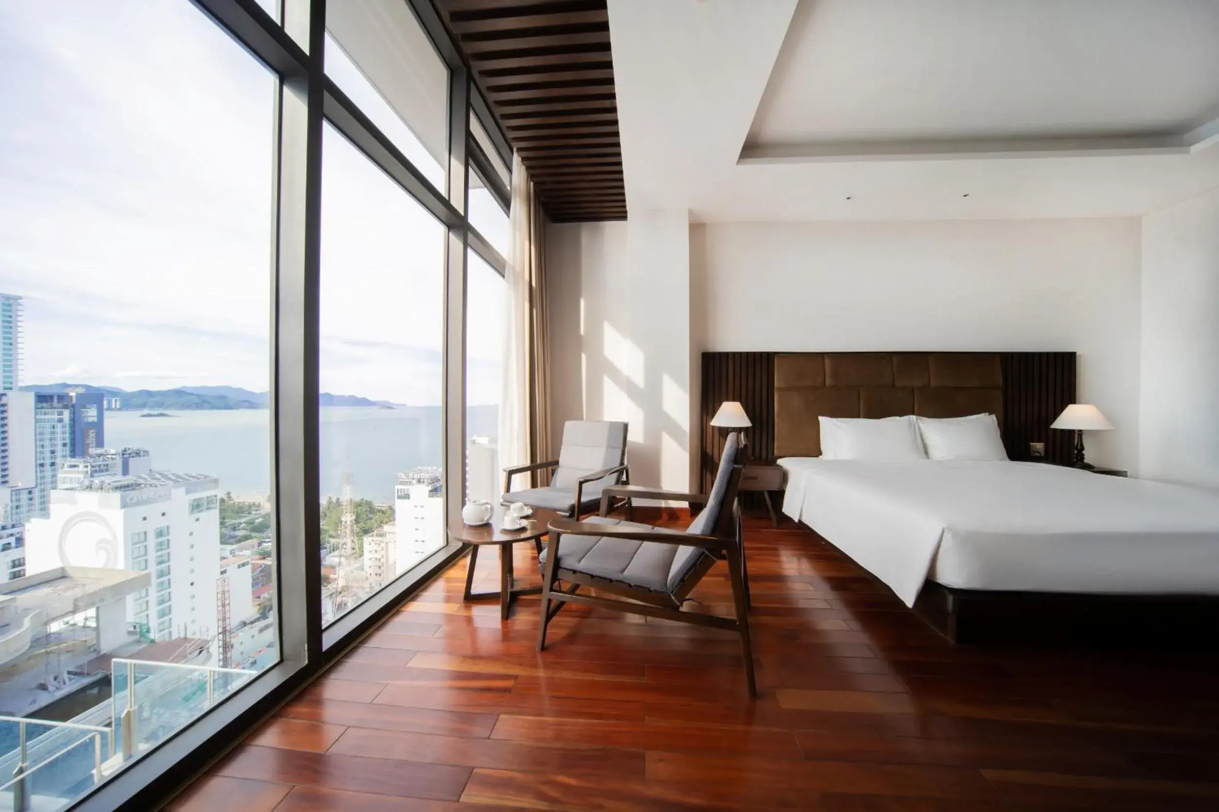 Senior Suite in Green Beach Hotel Nha Trang Senior Suite in Green Beach Hotel Nha Trang