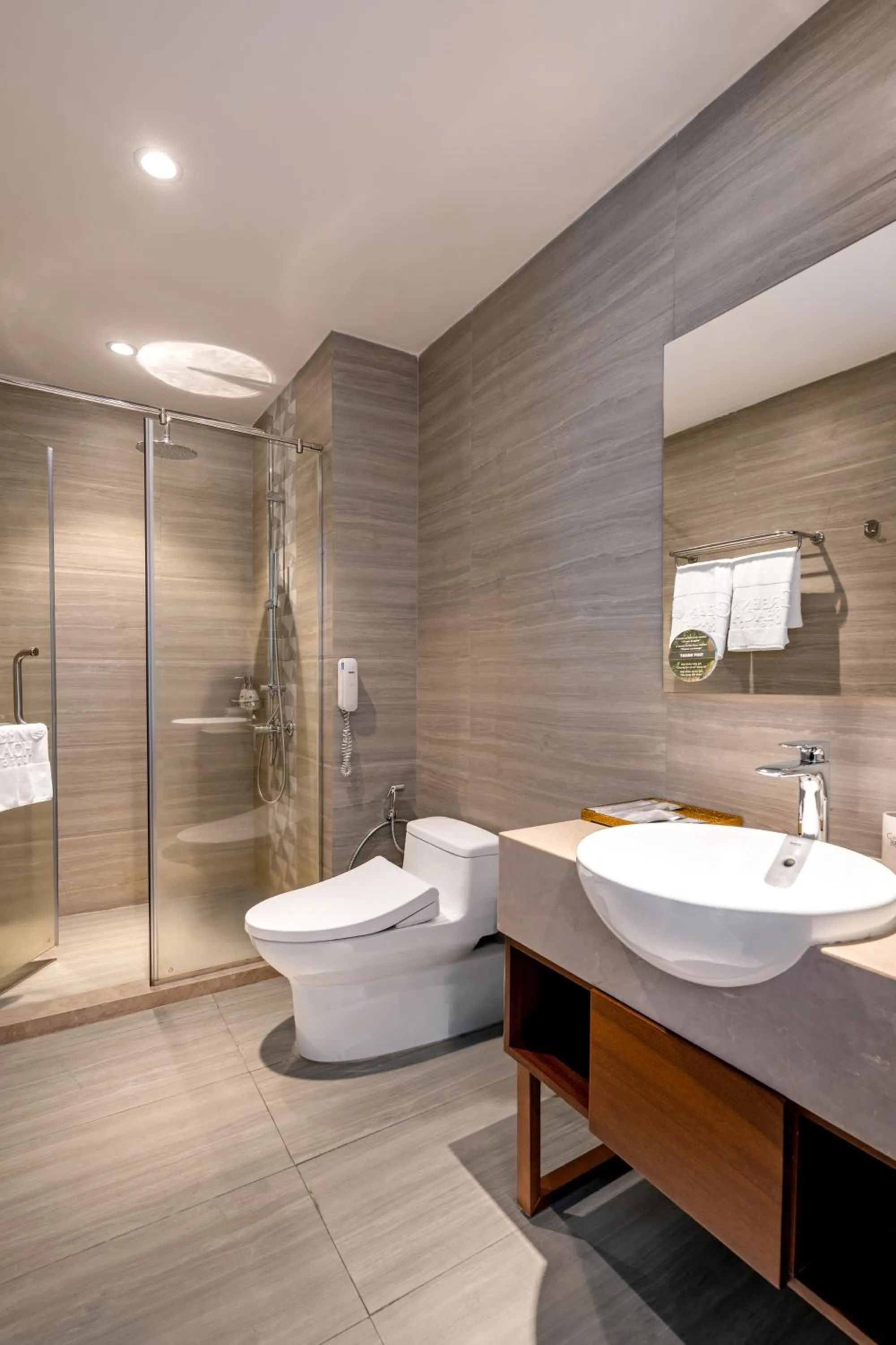 Shower in Green Beach Hotel Nha Trang