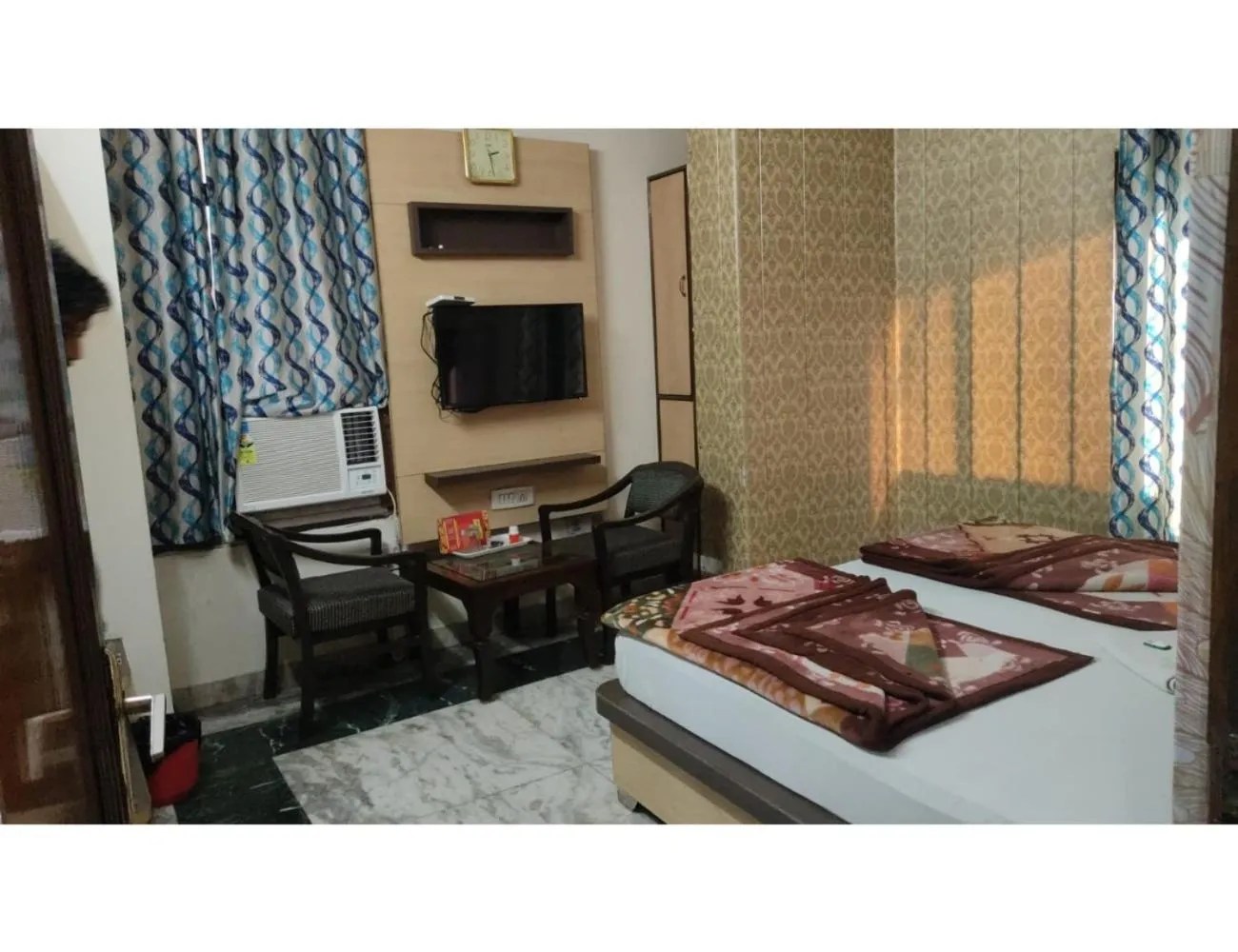 TV and multimedia, Bed in Hotel Atithi (Ludhiana)
