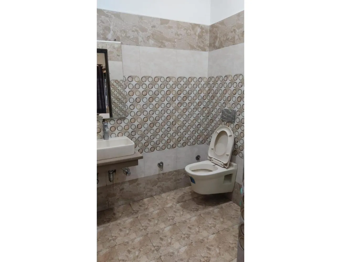 Toilet in Hotel Atithi (Ludhiana)