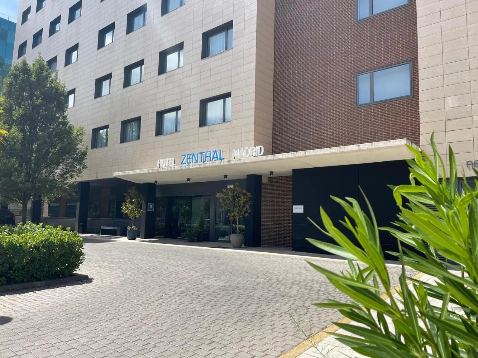 Property building in Hotel Zentral Castellana Norte