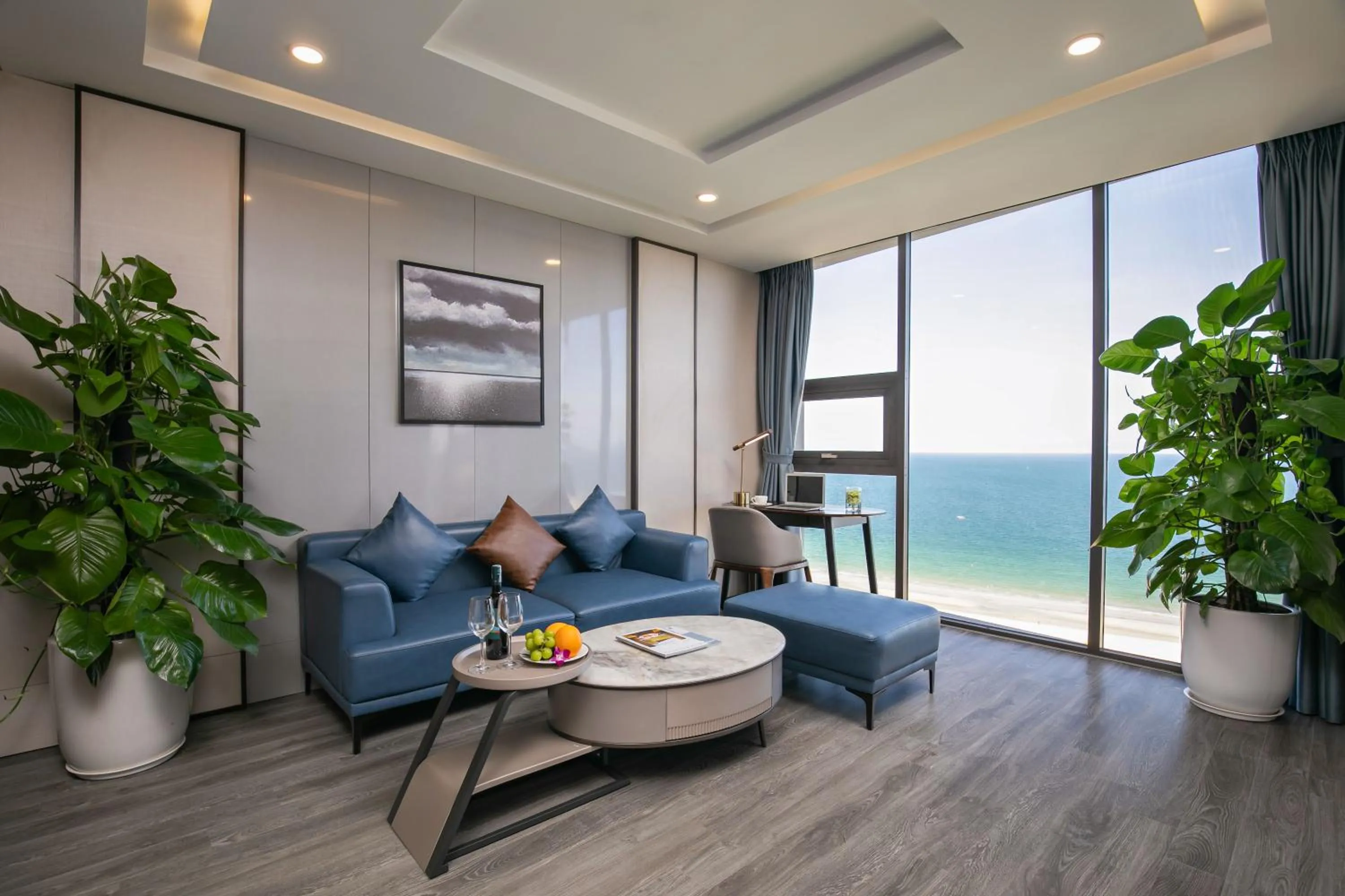 Living room in Mangata Beachfront Hotel - Rooftop Bar Sea View