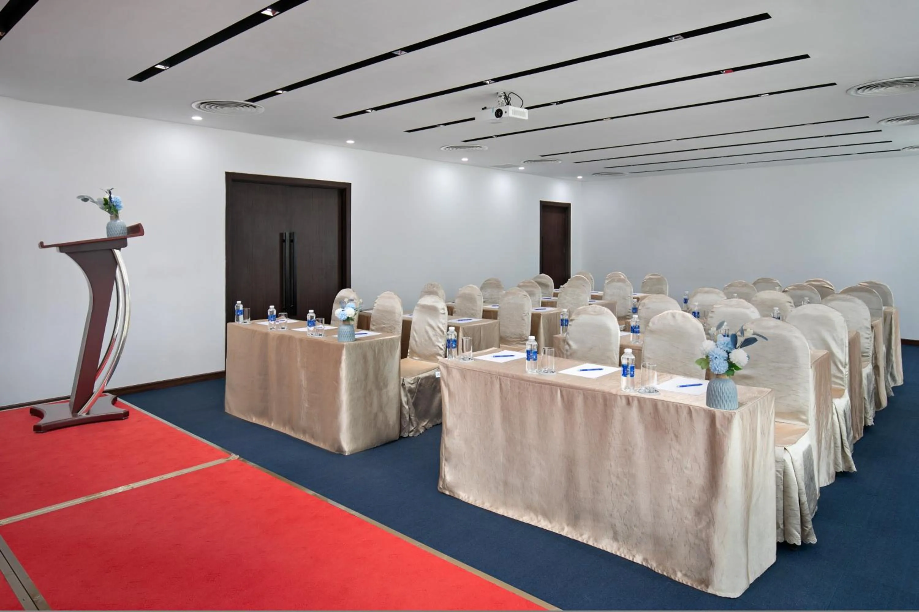 Meeting/conference room in Mangata Beachfront Hotel - Rooftop Bar Sea View