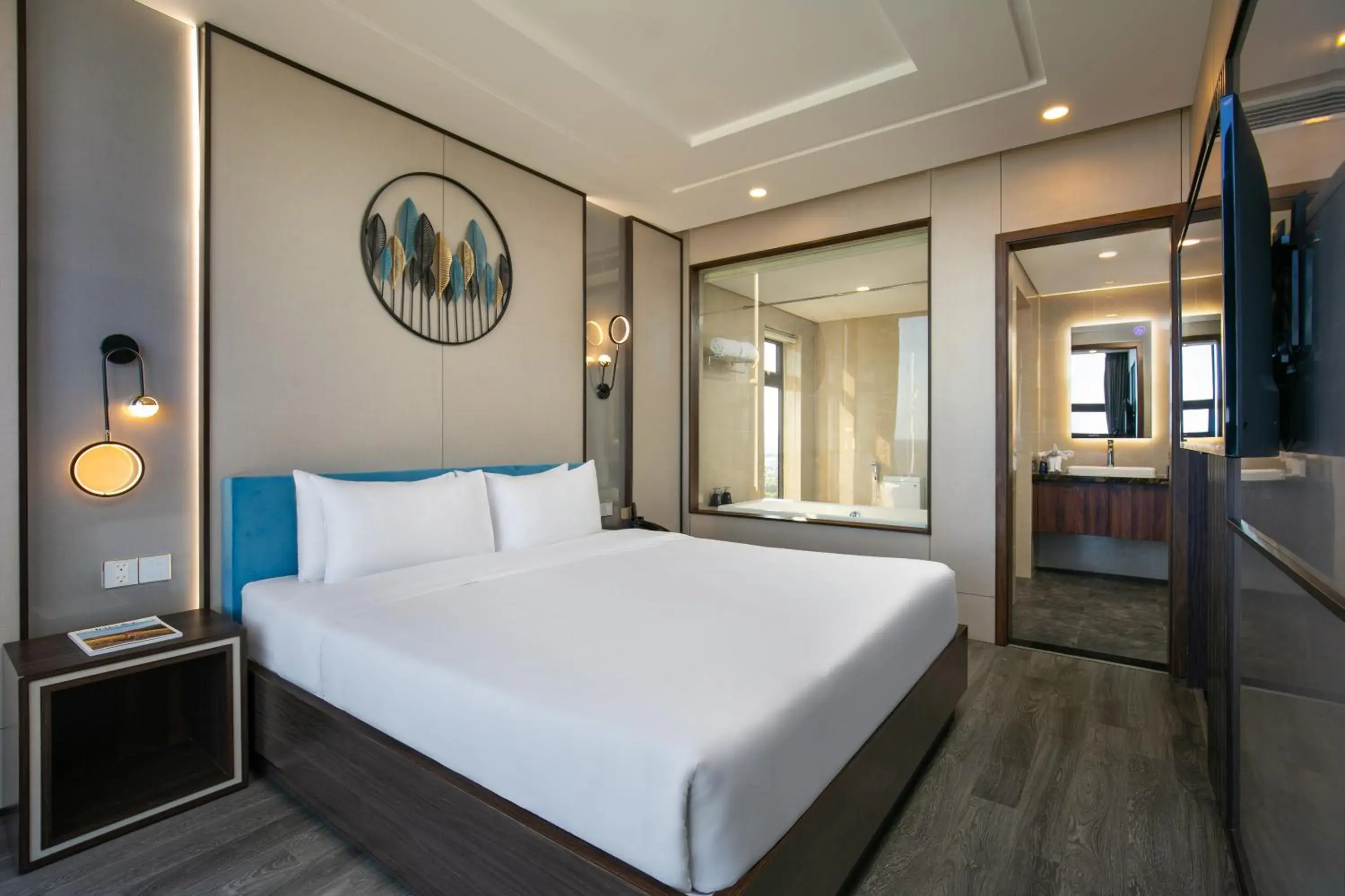 Grand Suite Room with Oceanfront and Bathtub in Mangata Beachfront Hotel - Rooftop Bar Sea View Grand Suite Room with Oceanfront and Bathtub in Mangata Beachfront Hotel - Rooftop Bar Sea View