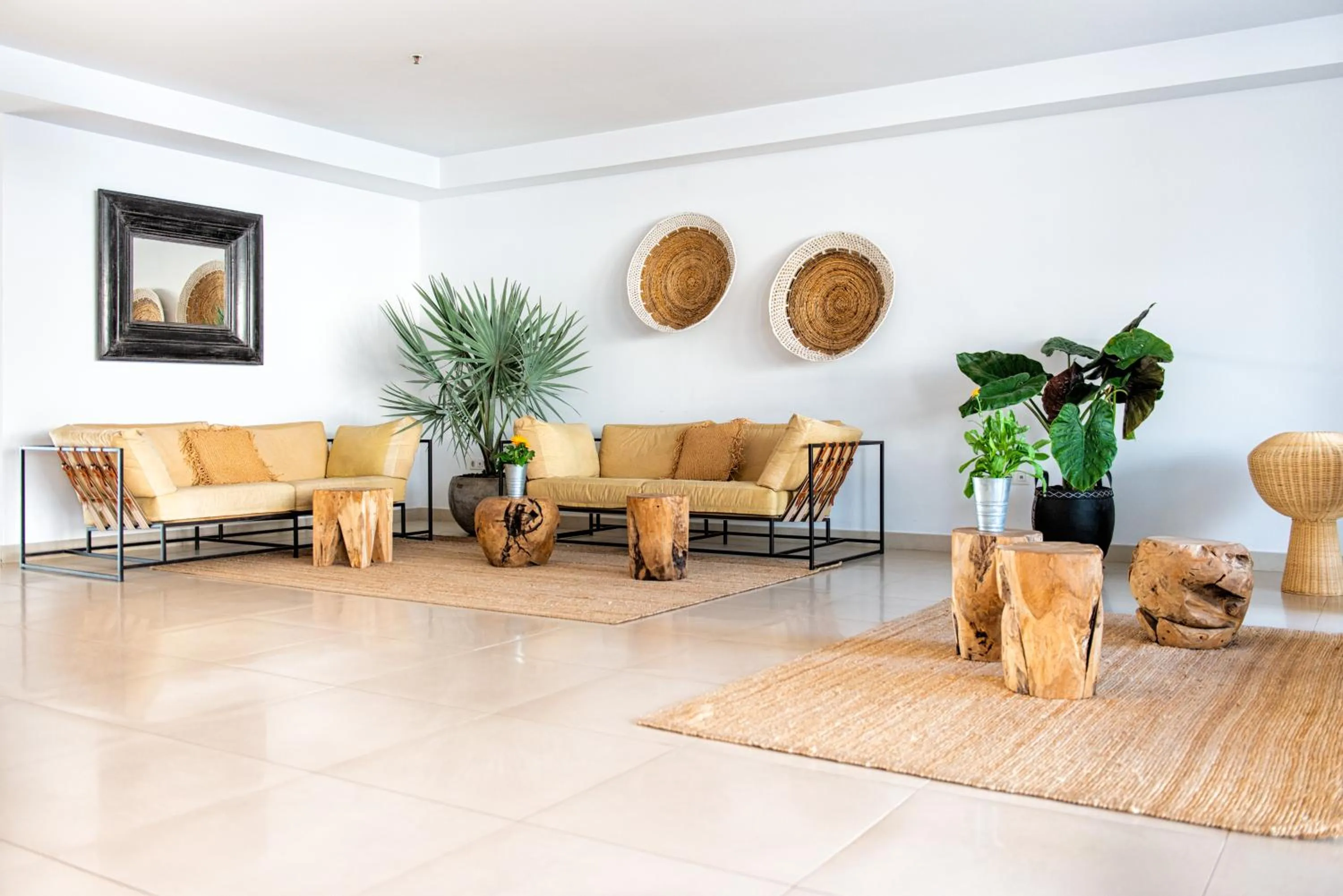 Lobby or reception in Atlantic Holiday Hotel