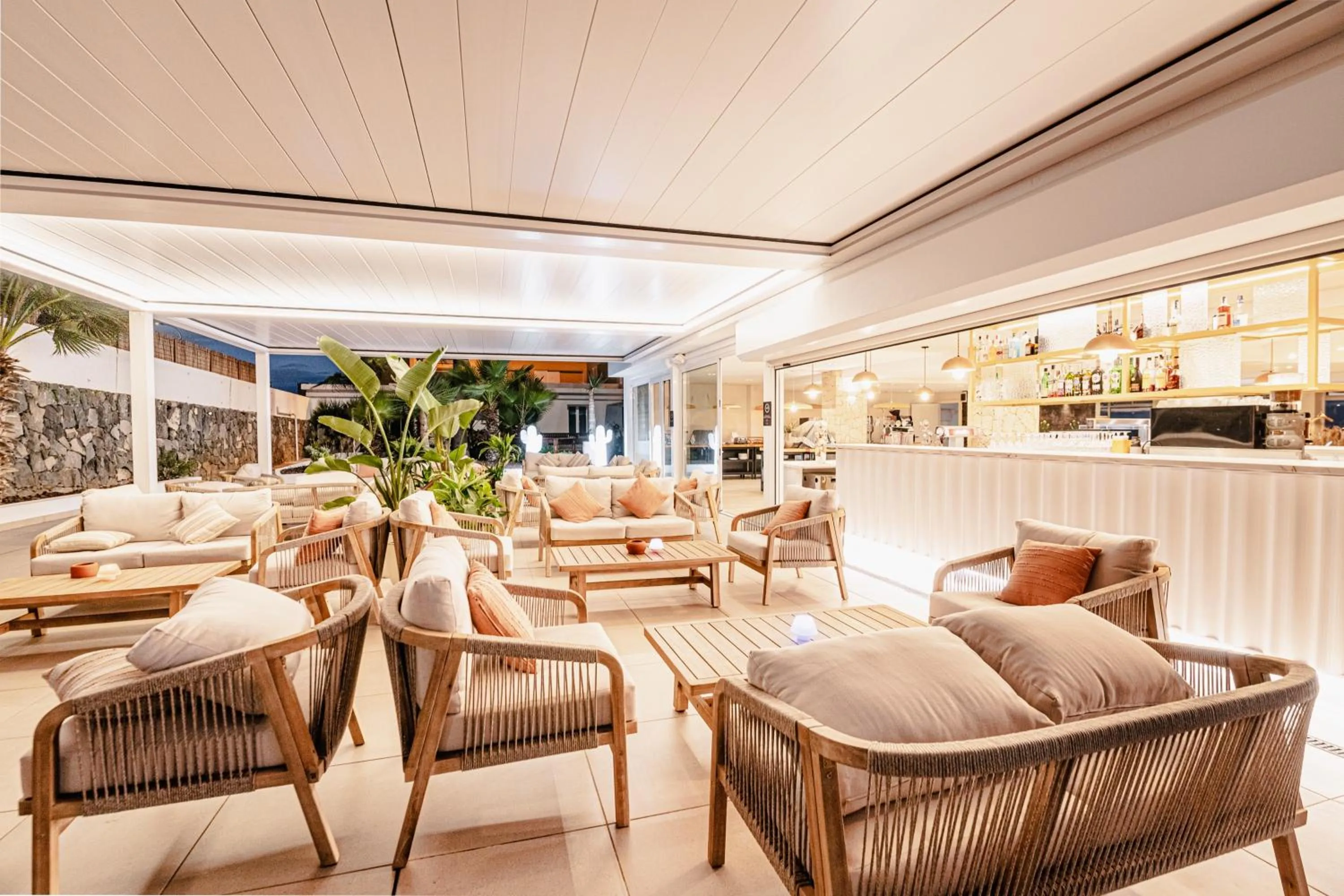 Restaurant/places to eat in Atlantic Holiday Hotel