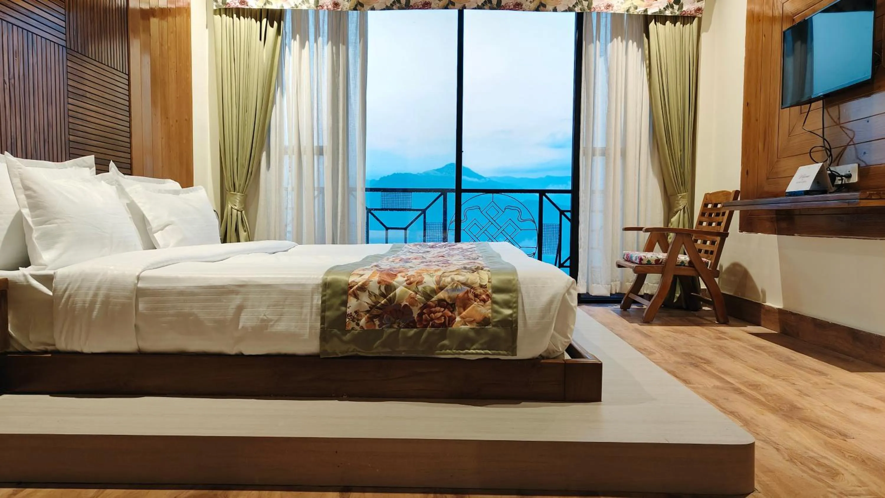 Bed in Mount Polaris Suites & Spa