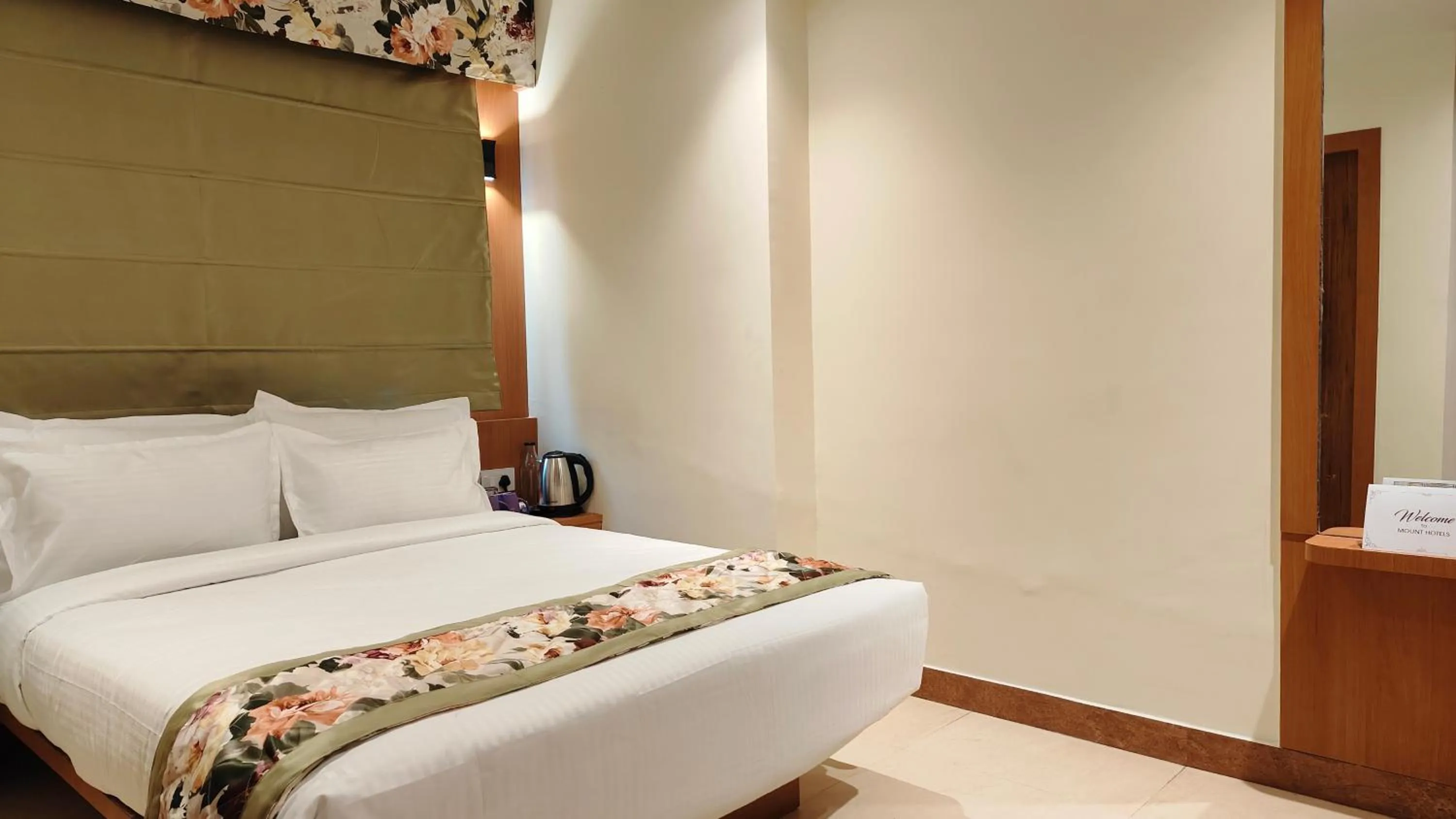 Photo of the whole room, Bed in Mount Polaris Suites & Spa