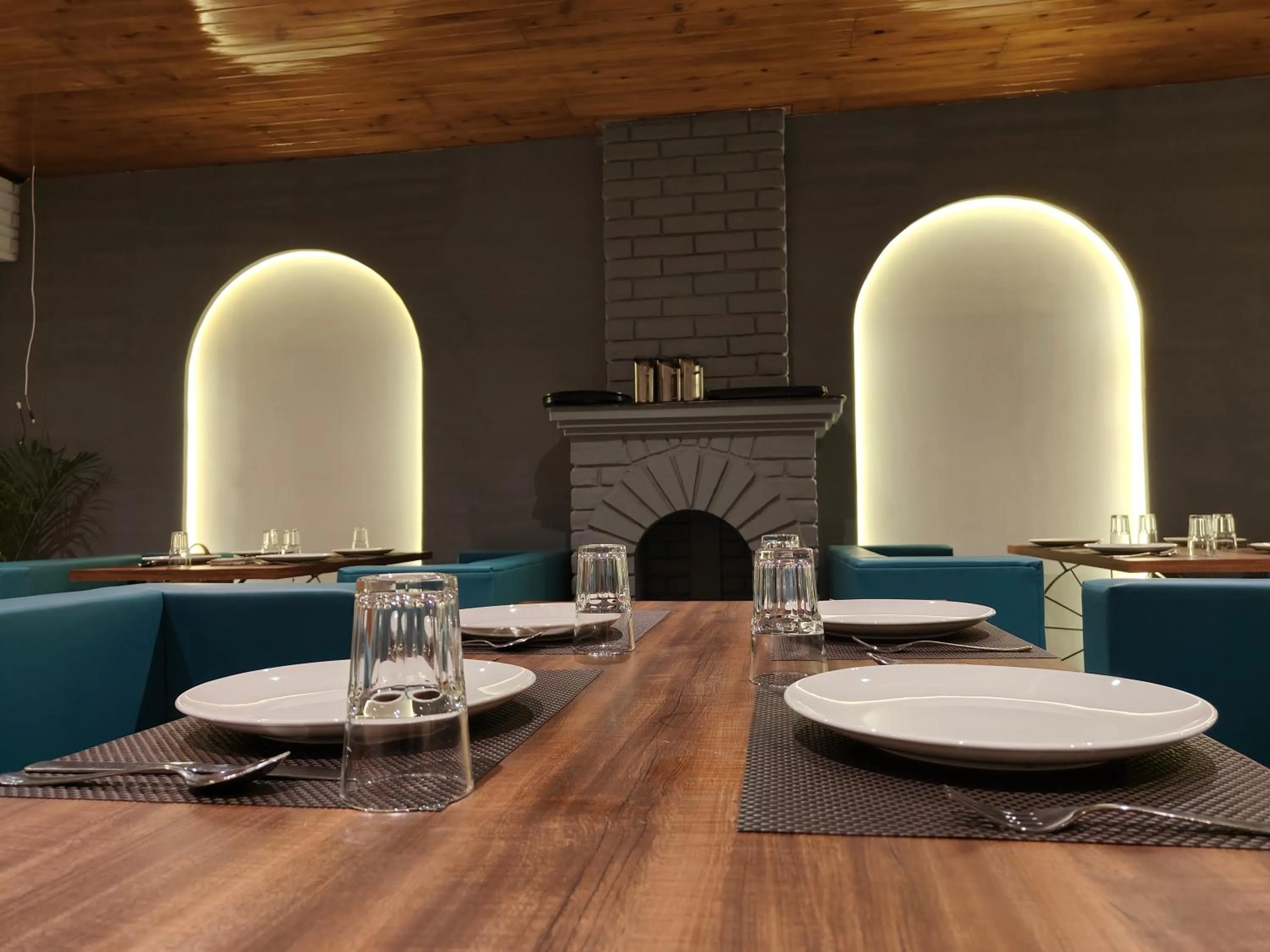 Restaurant/places to eat in Mount Polaris Suites & Spa