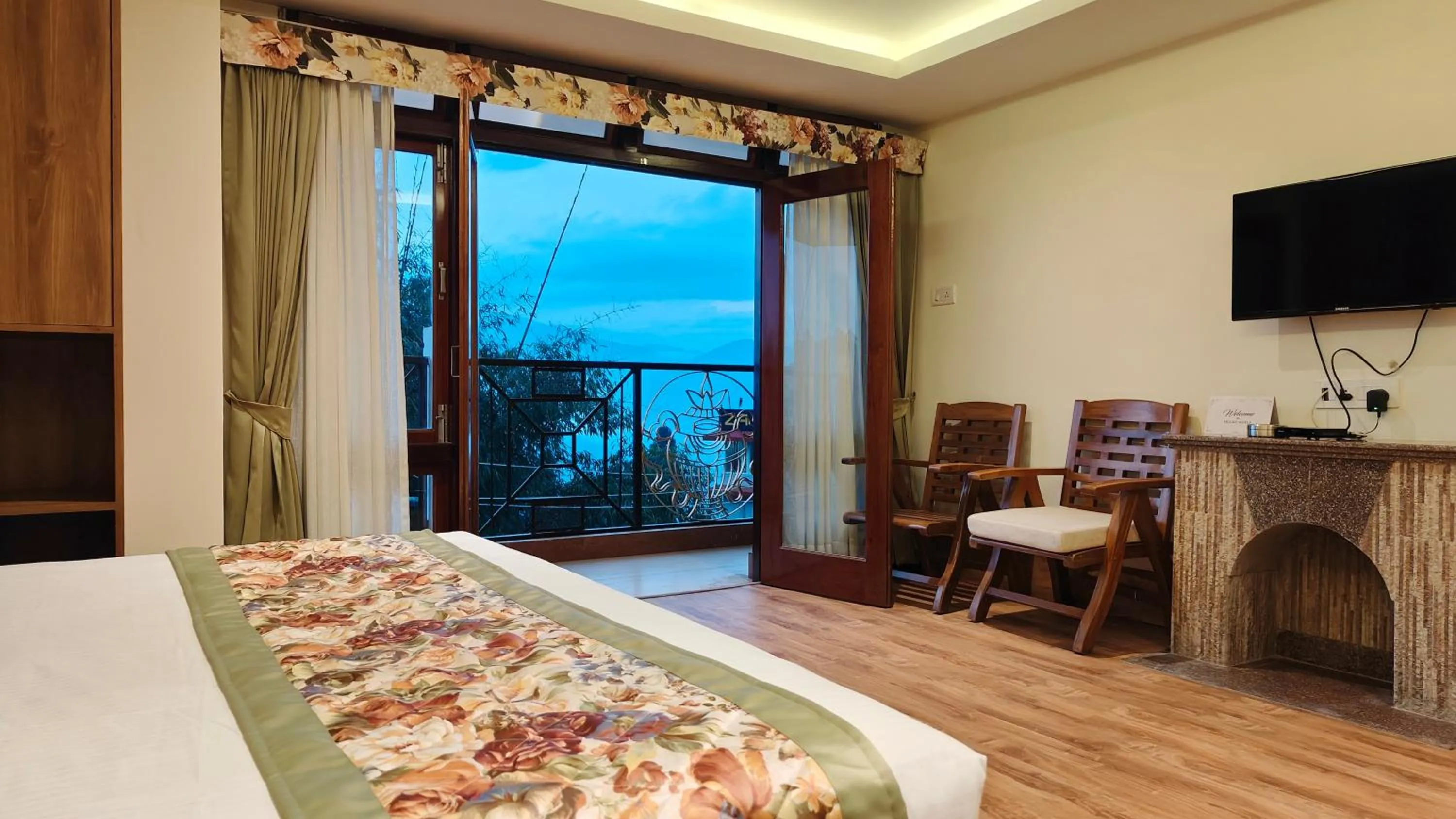 Bed in Mount Polaris Suites & Spa