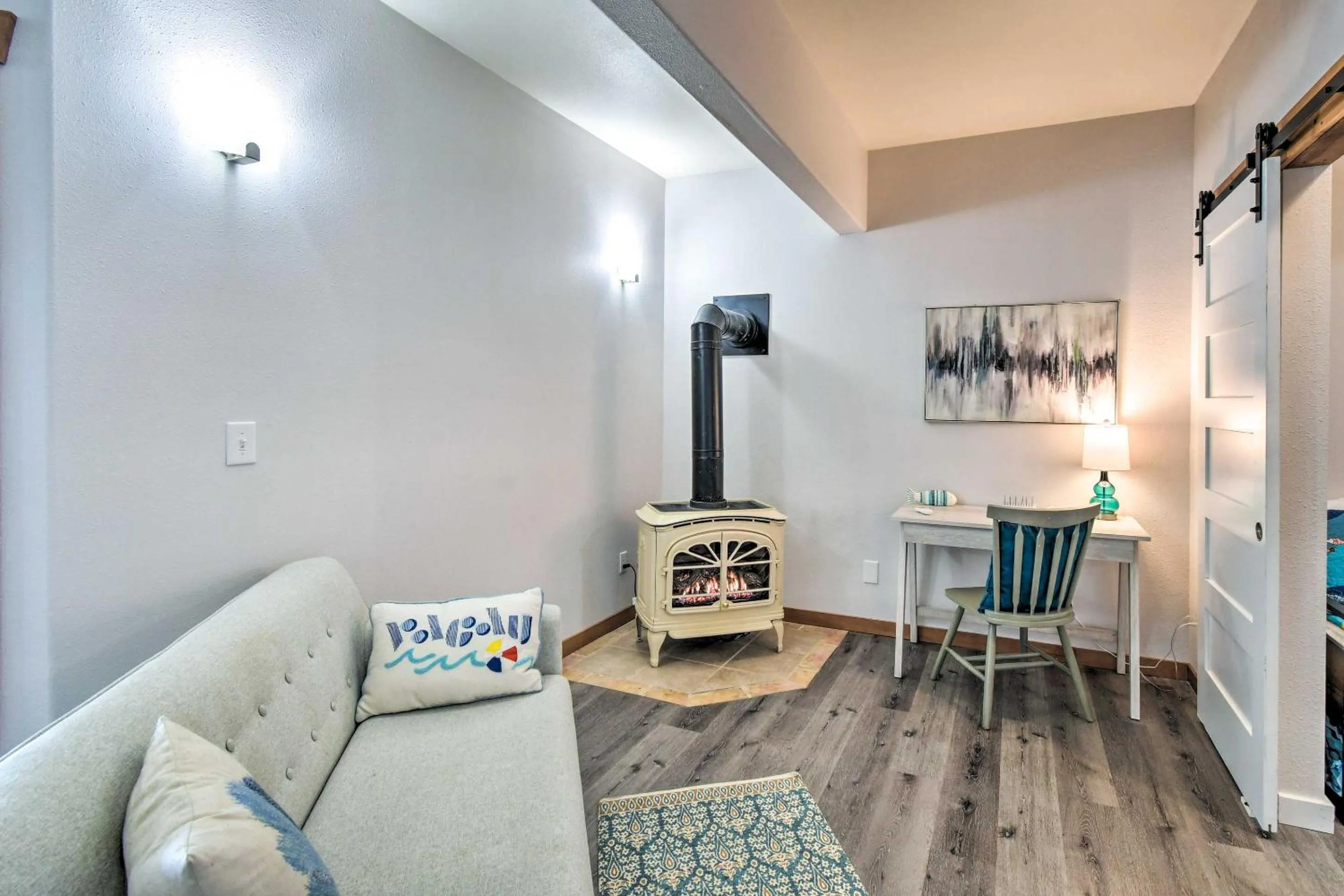 Waterfront Vacation Rental in Ocean Shores