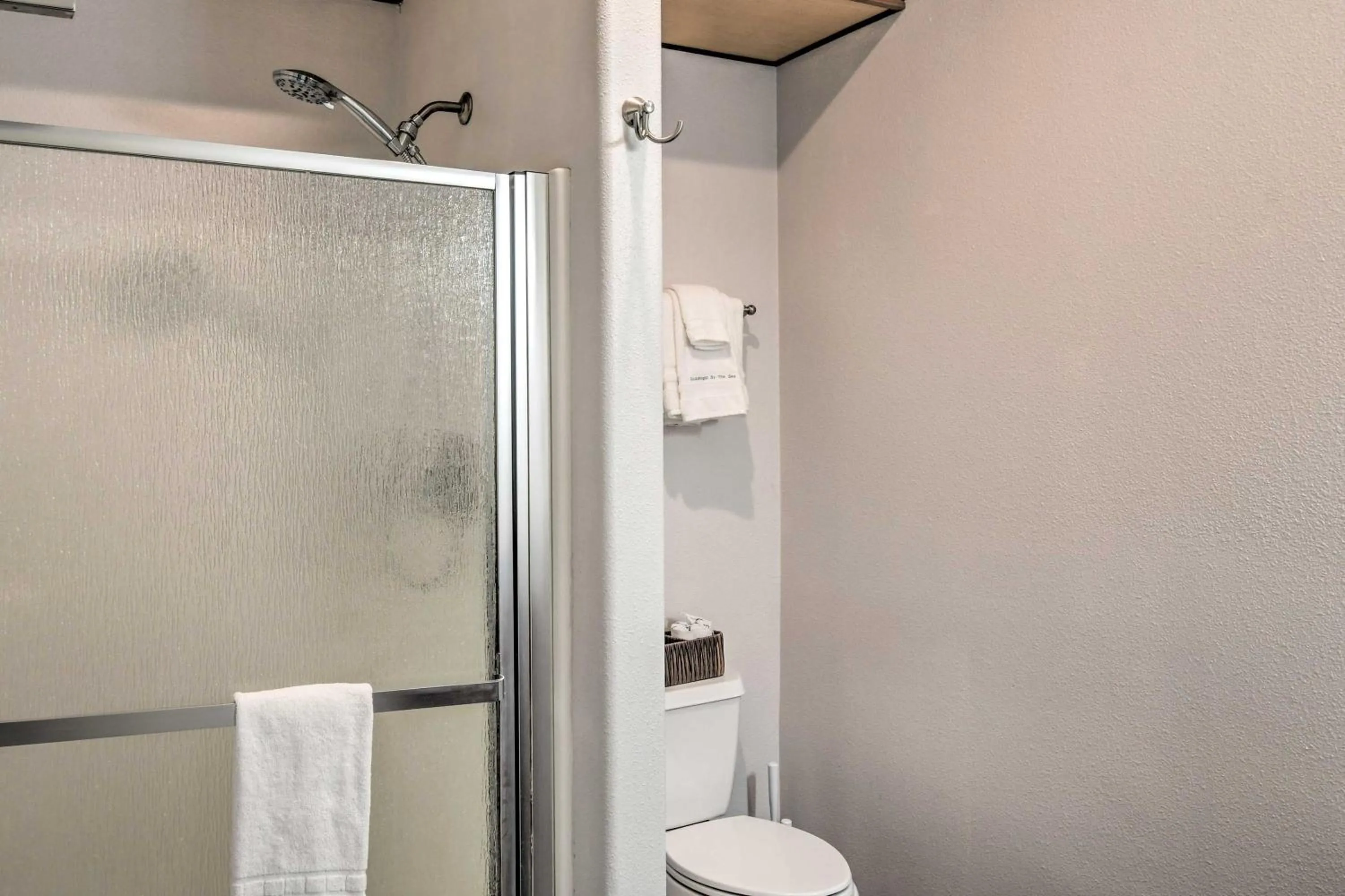 Waterfront Vacation Rental in Ocean Shores