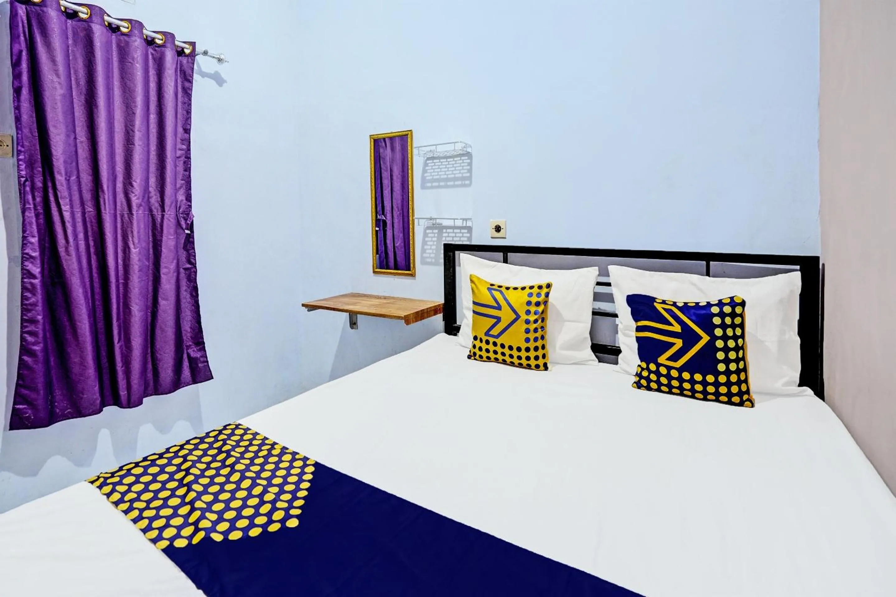 Bedroom, Bed in Hotel O Sobat Ijen HomestayNearSungai Prengsengan