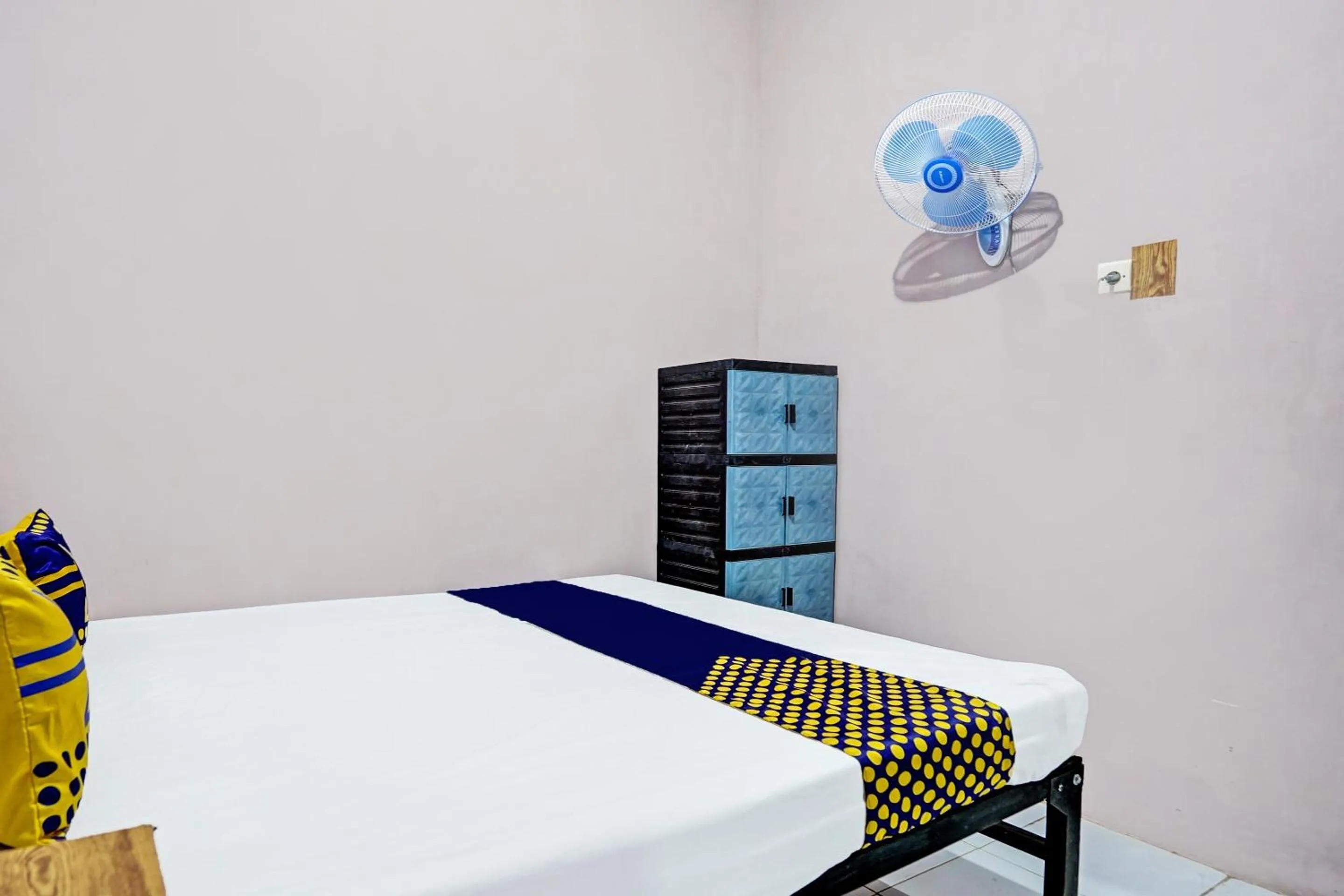 Bedroom, Bed in Hotel O Sobat Ijen HomestayNearSungai Prengsengan