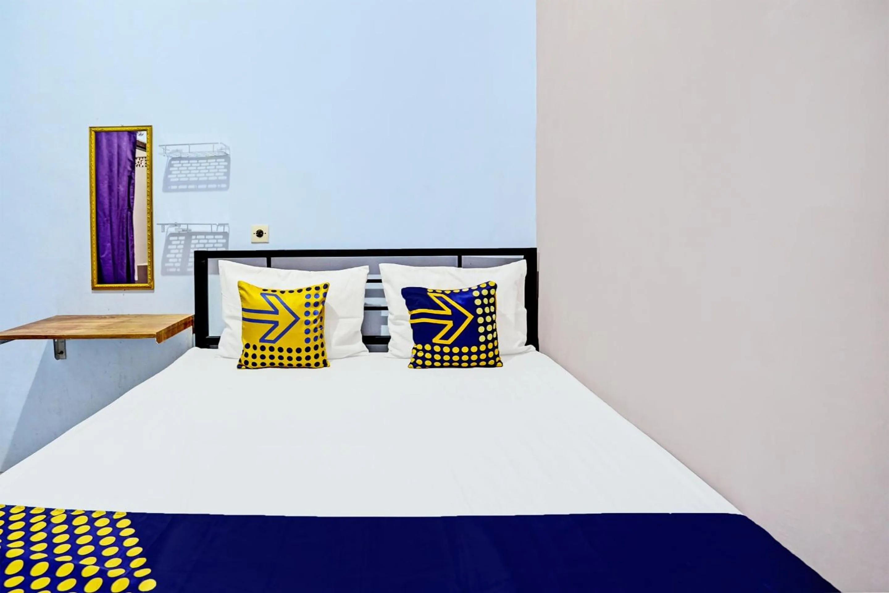 Bedroom, Bed in Hotel O Sobat Ijen HomestayNearSungai Prengsengan