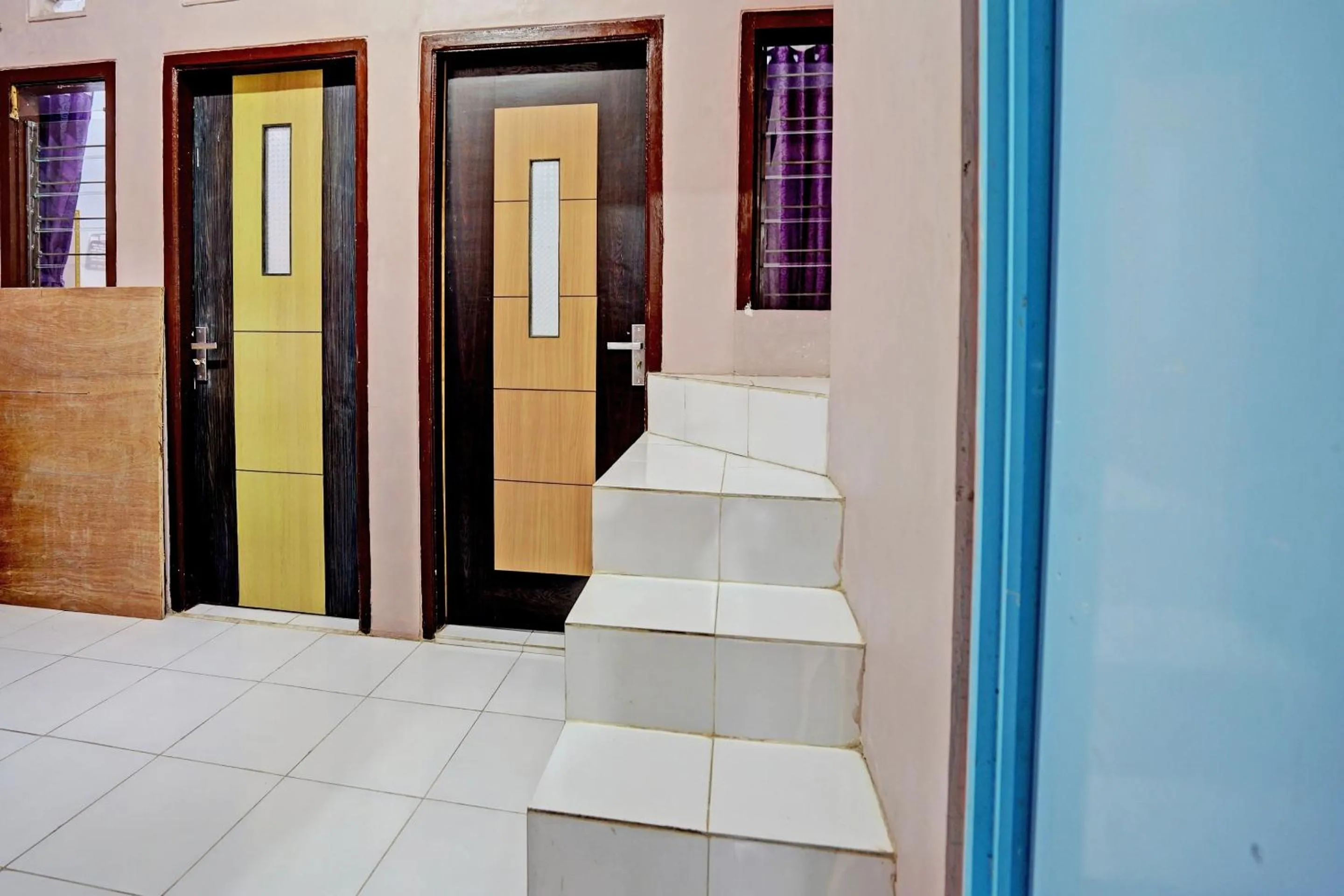 Lobby or reception in Hotel O Sobat Ijen HomestayNearSungai Prengsengan
