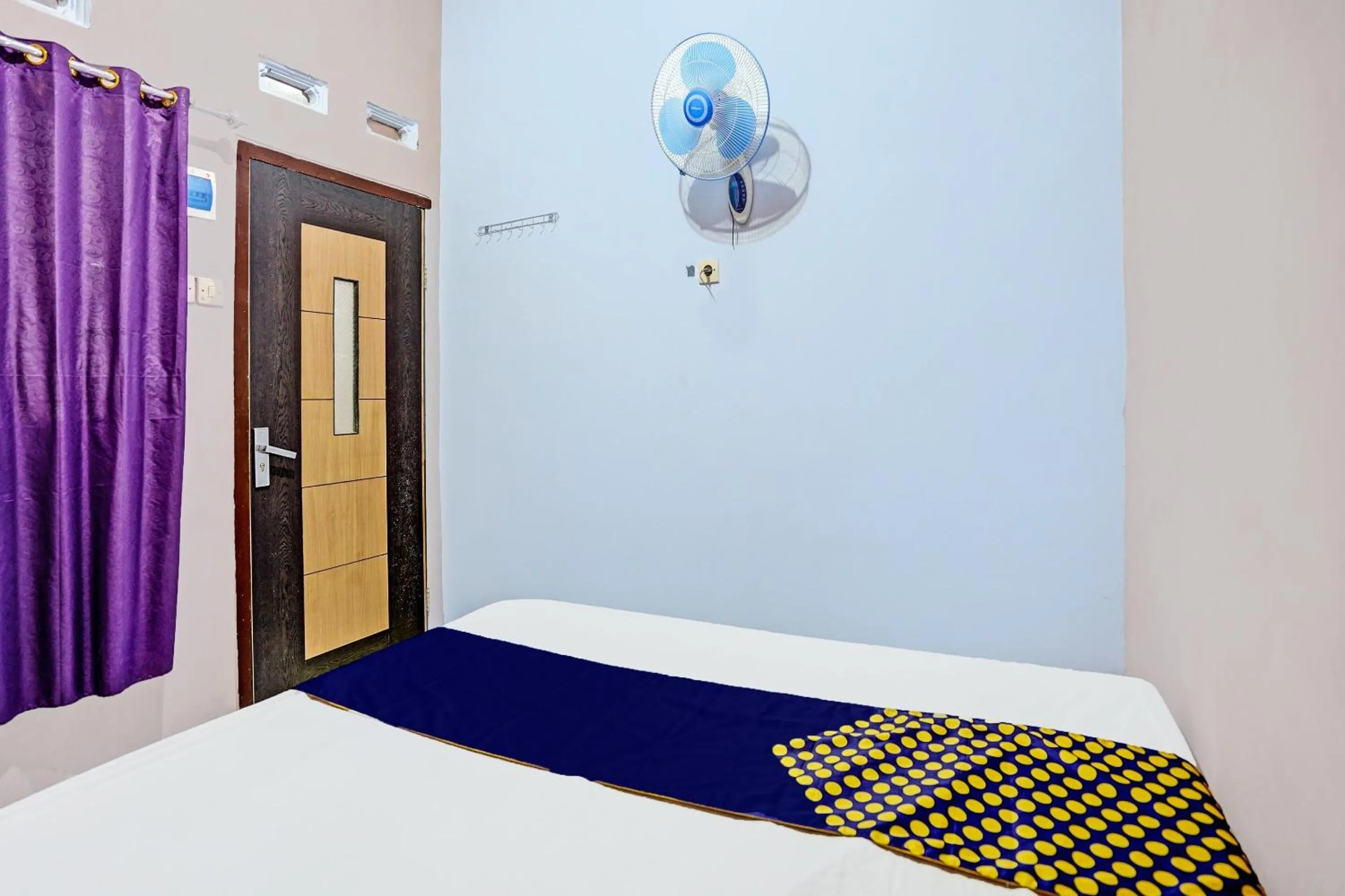 Bedroom, Bed in Hotel O Sobat Ijen HomestayNearSungai Prengsengan