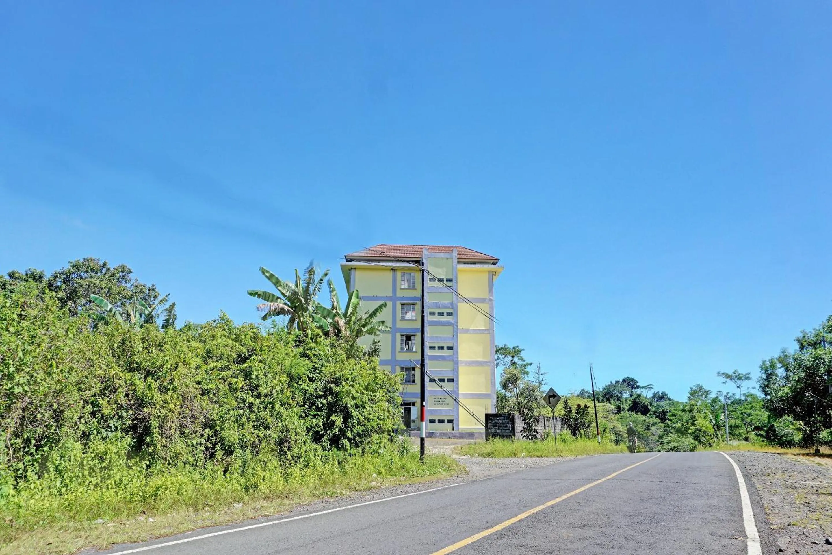 Facade/entrance in SPOT ON 92374 Penginapan Rusunawa