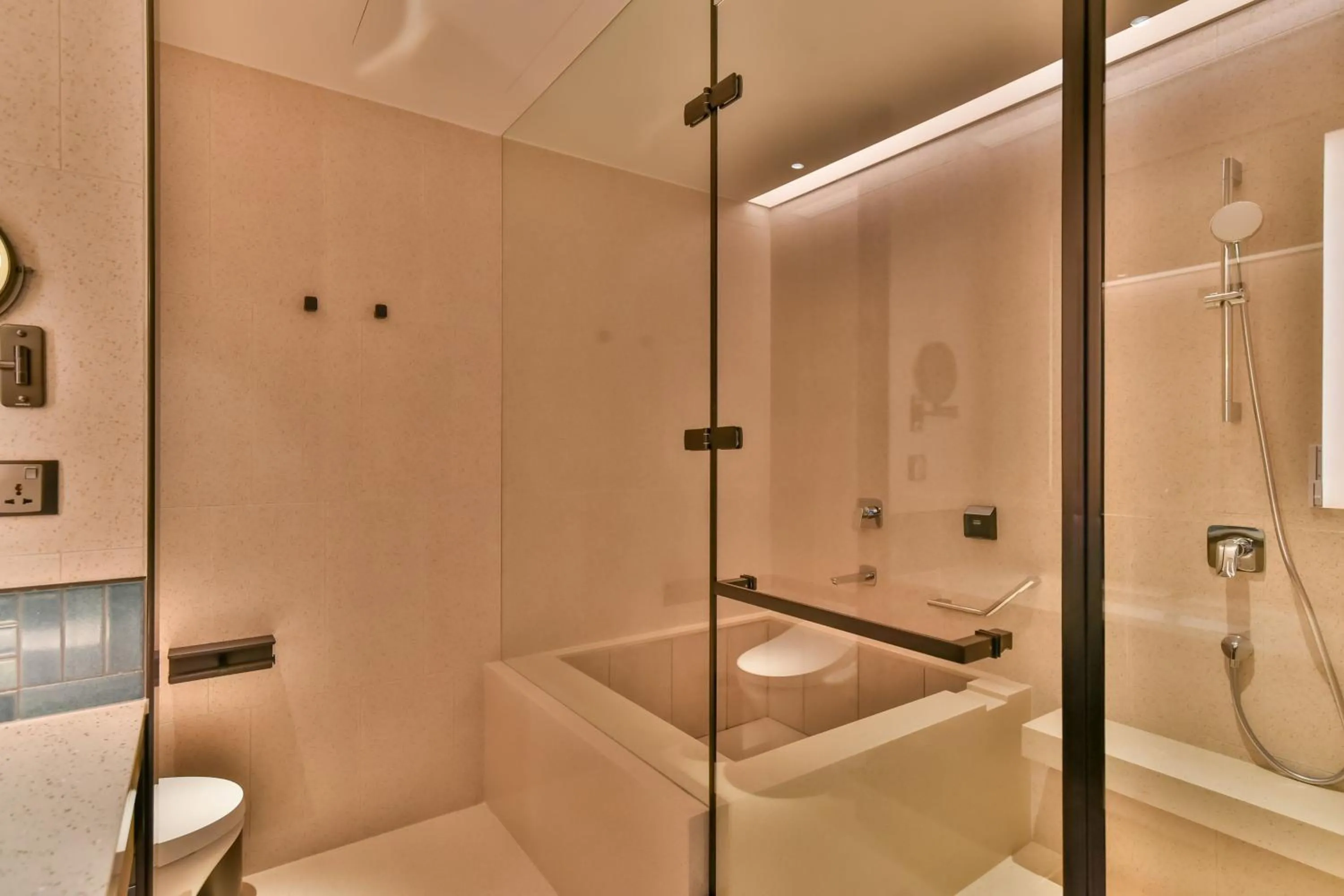 Bathroom in Four Points by Sheraton Taipei Bali
