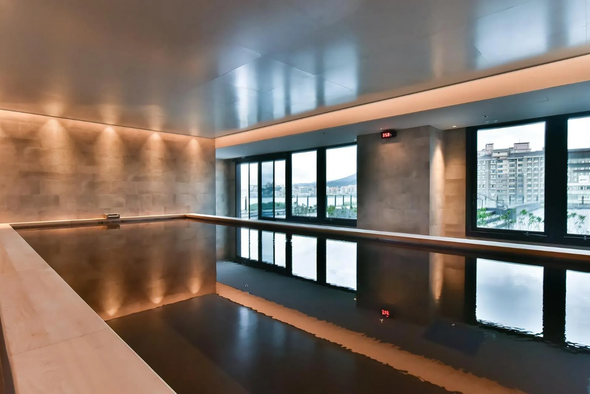 Hot Tub in Four Points by Sheraton Taipei Bali