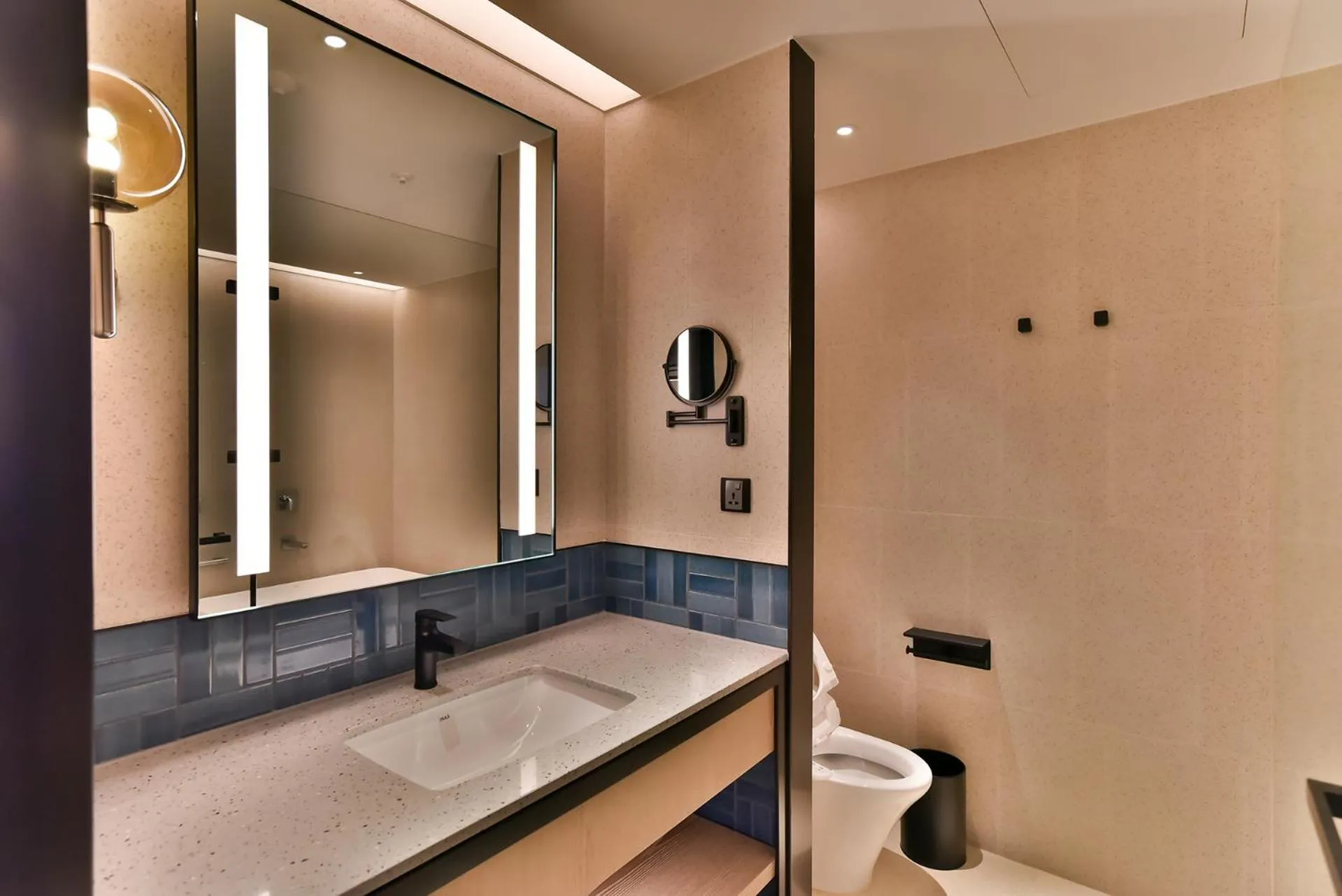Toilet in Four Points by Sheraton Taipei Bali