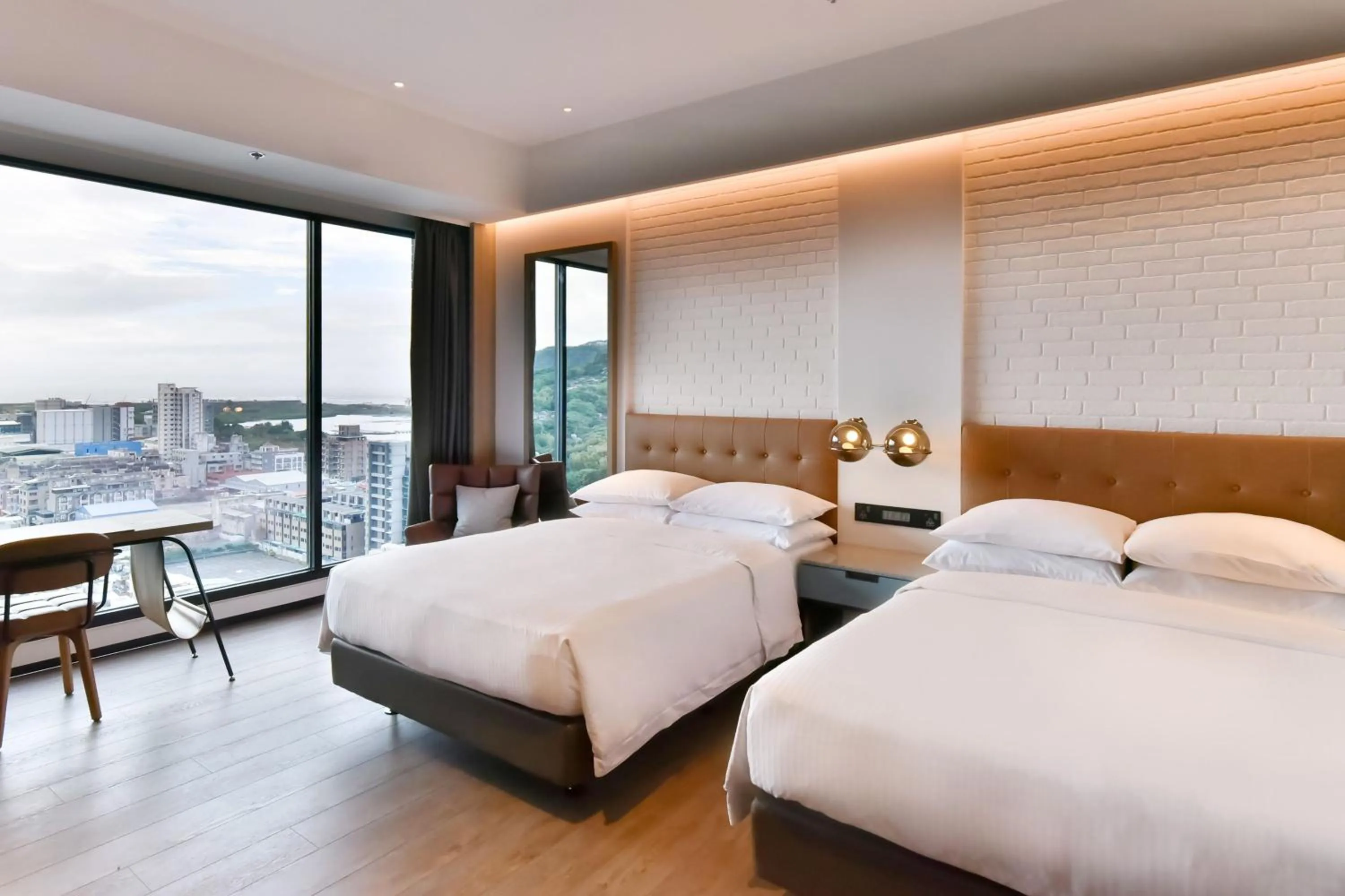 Bedroom, Bed in Four Points by Sheraton Taipei Bali