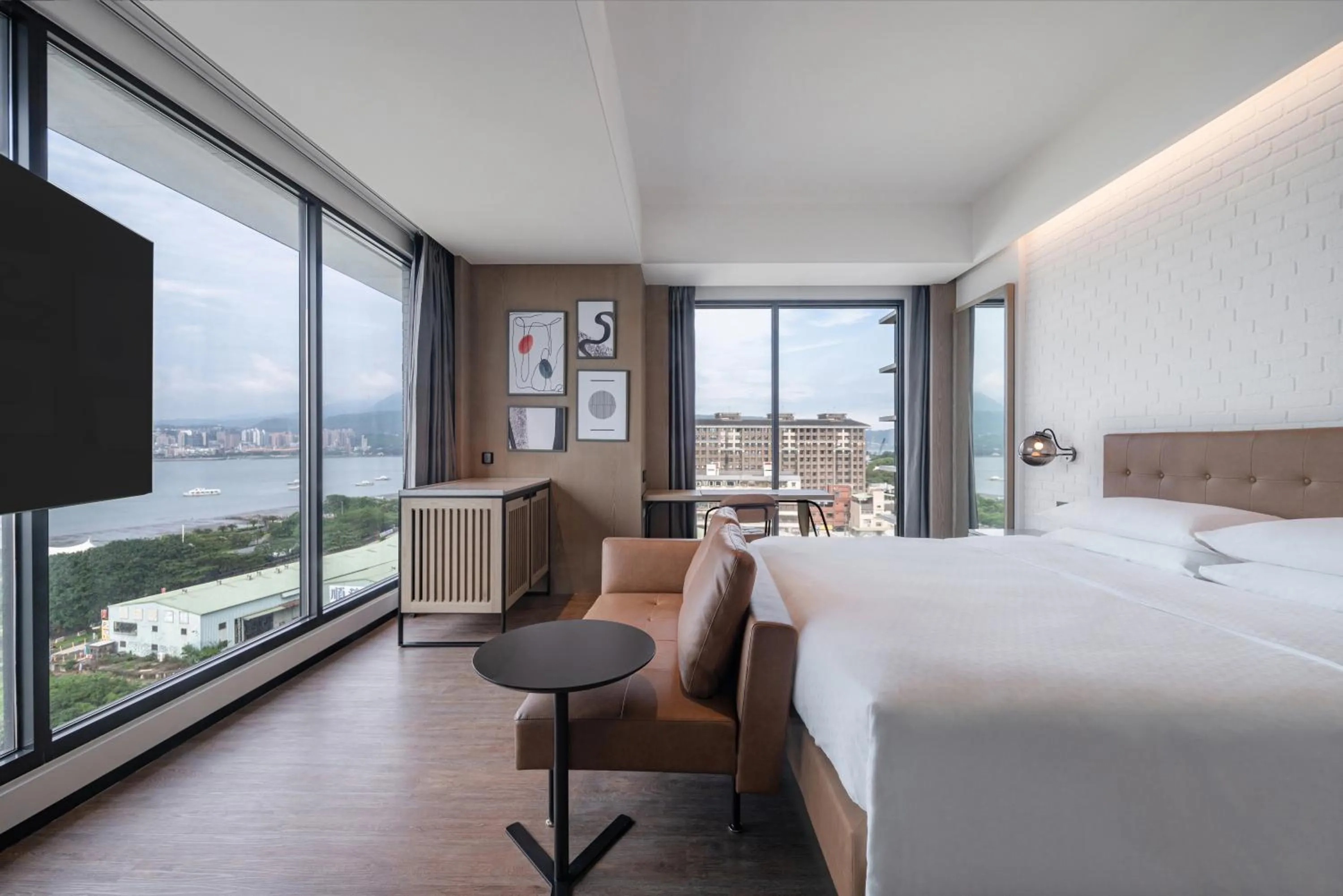 Bed in Four Points by Sheraton Taipei Bali