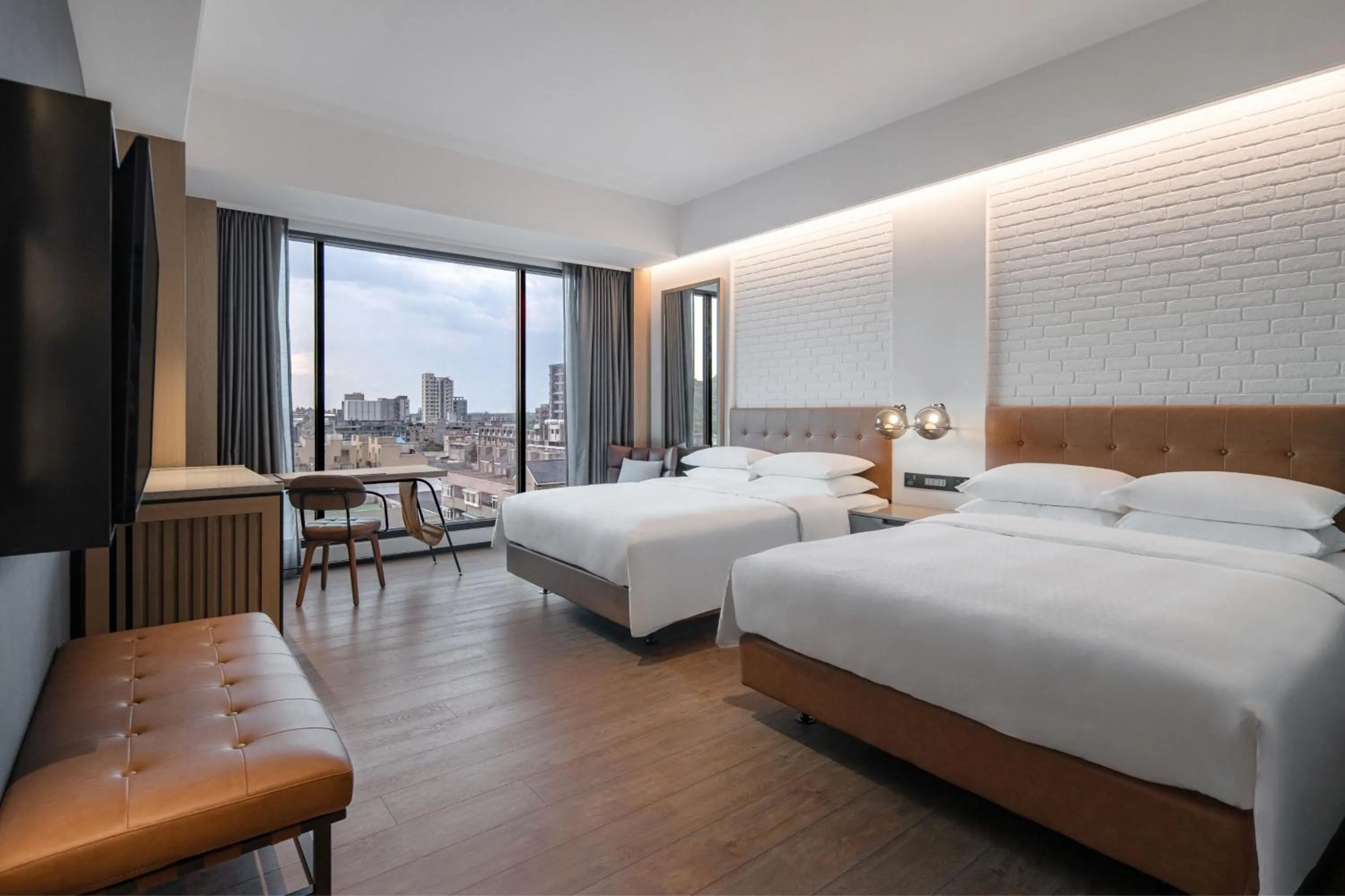 Photo of the whole room, Bed in Four Points by Sheraton Taipei Bali