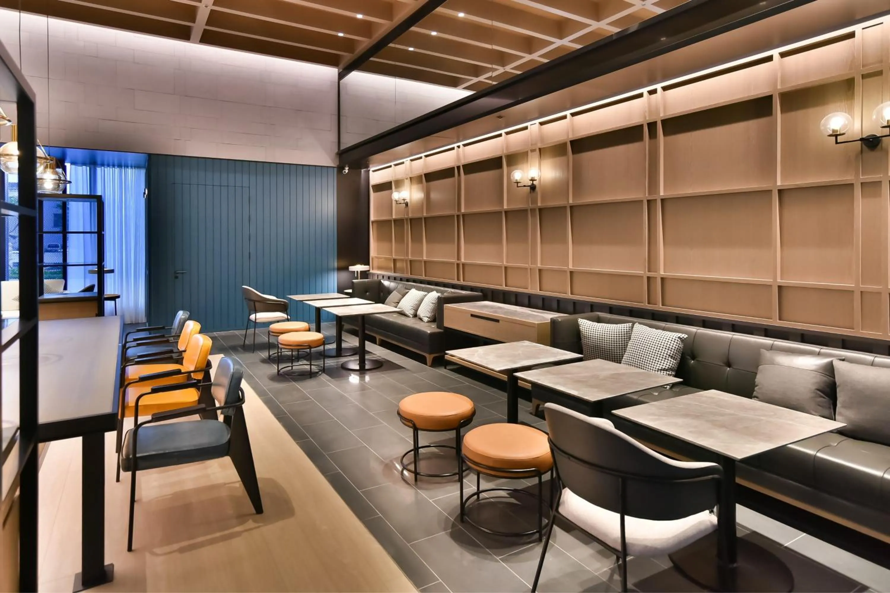 Lobby or reception in Four Points by Sheraton Taipei Bali