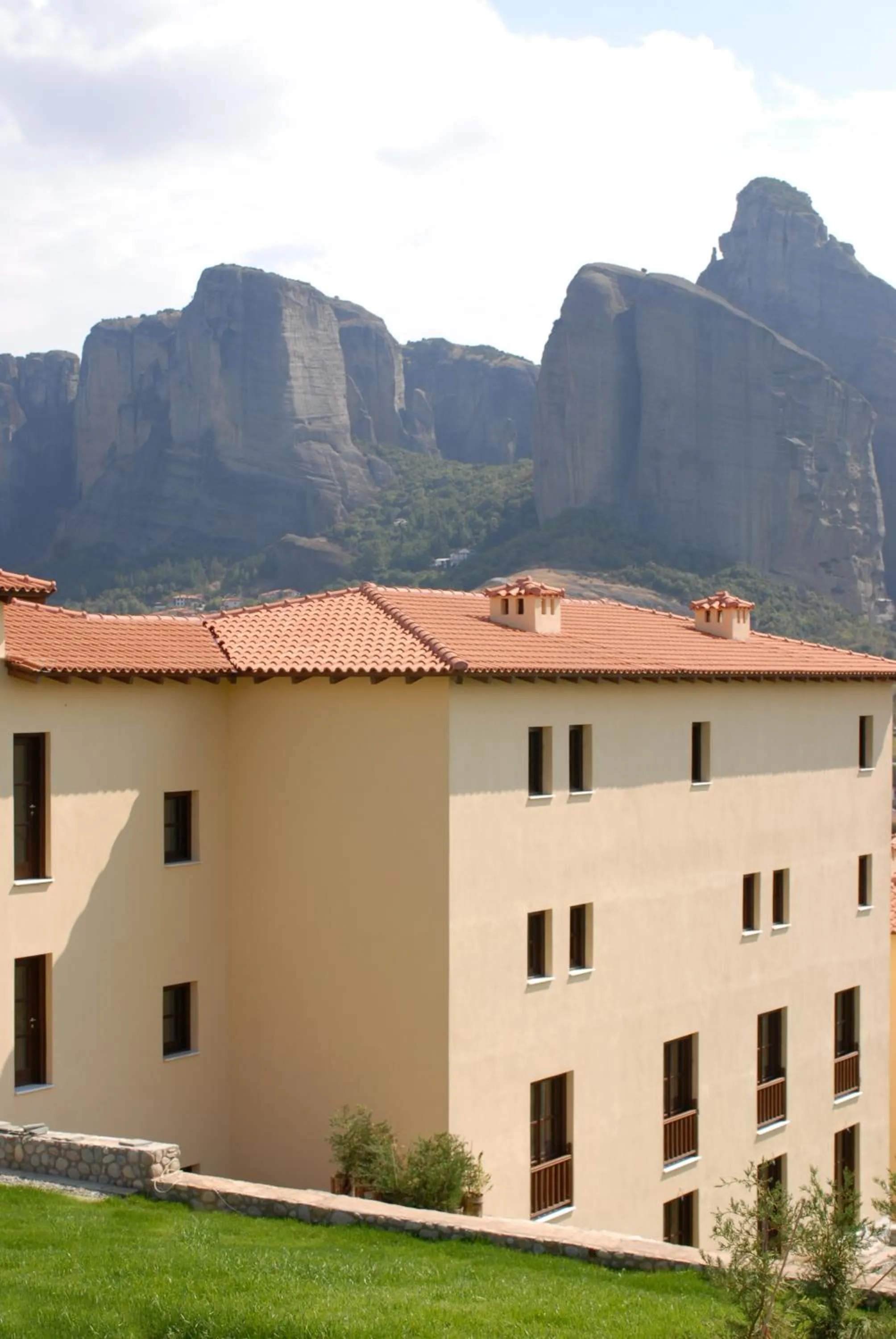 Bird's eye view in Meteora Hotel at Kastraki