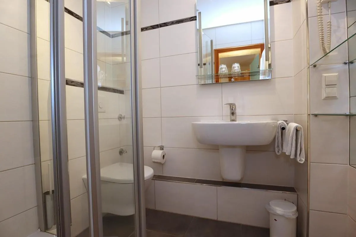 Shower in Gasthof Rebland