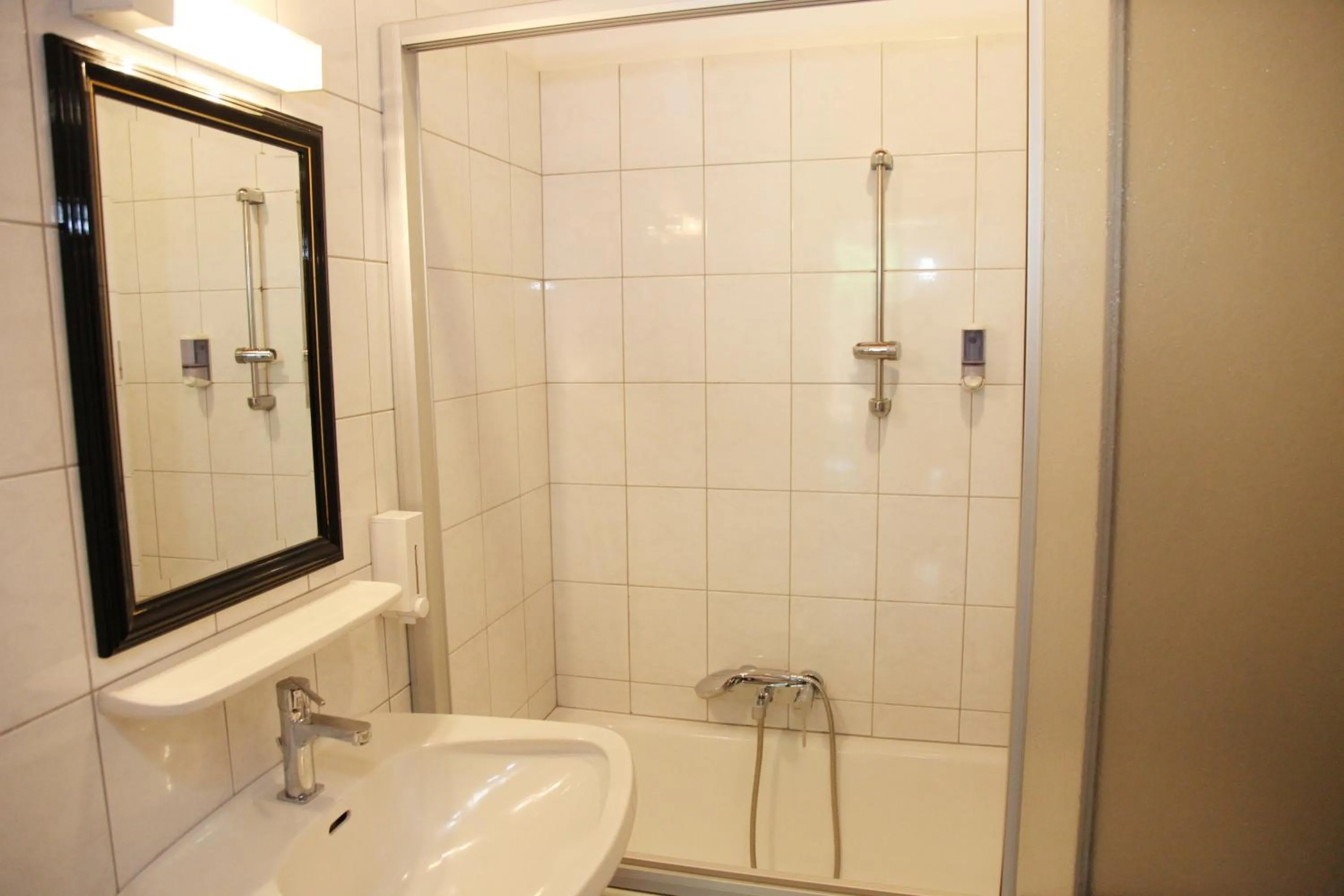 Shower in Pension Stadt Grein