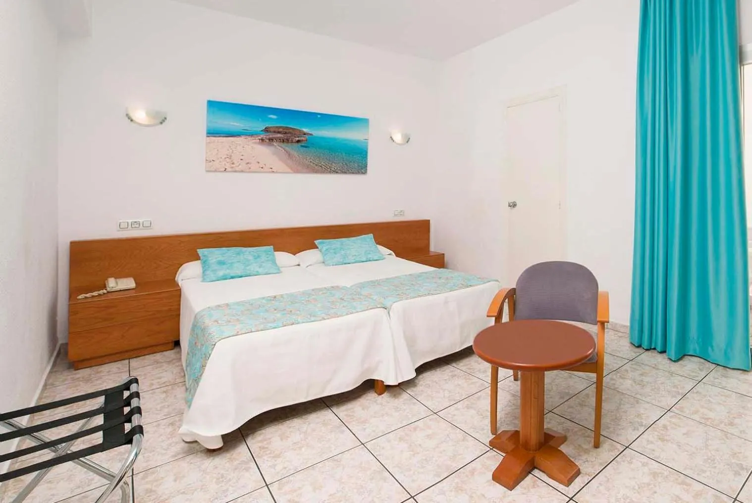 Photo of the whole room, Bed in Hotel Tropical