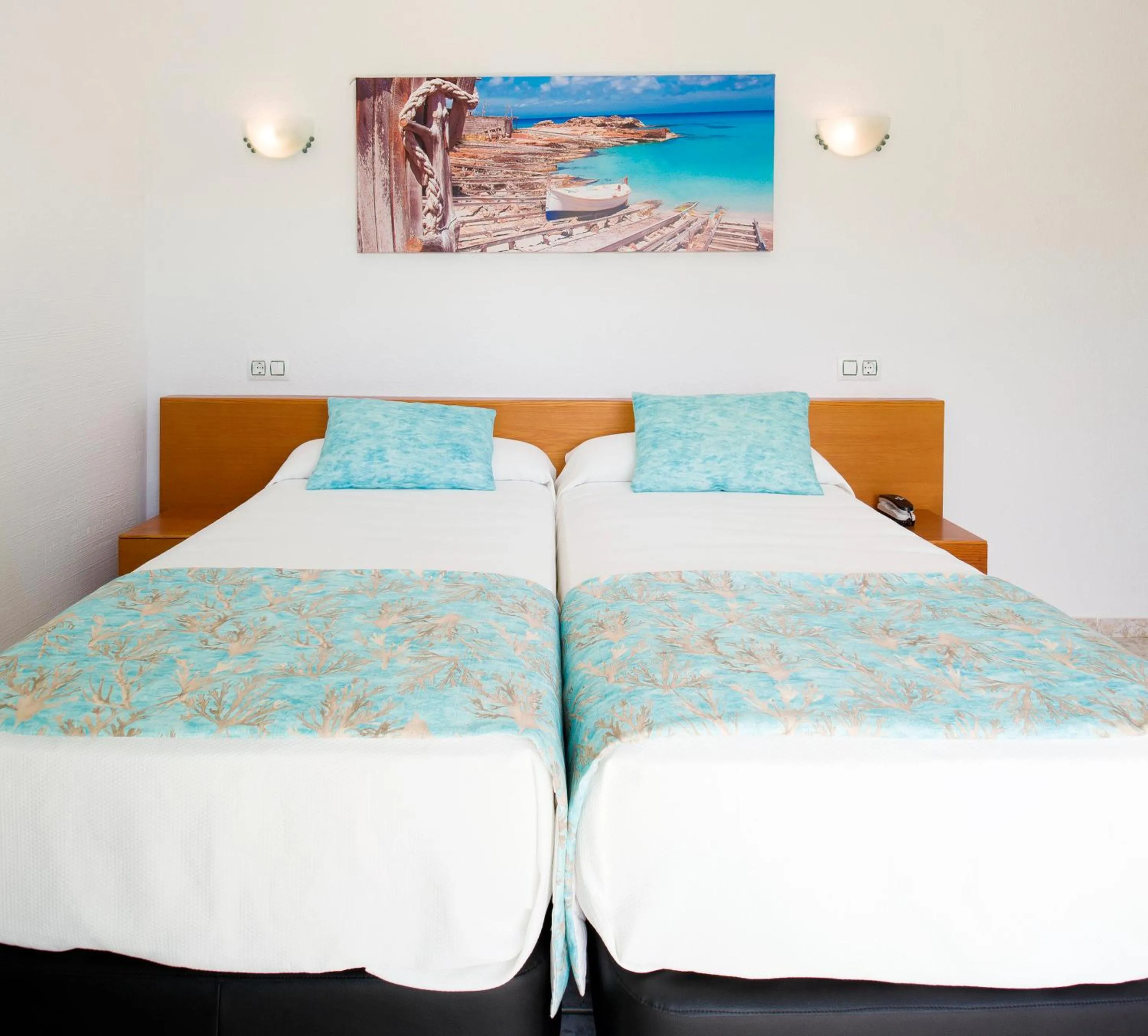 Photo of the whole room, Bed in Hotel Tropical