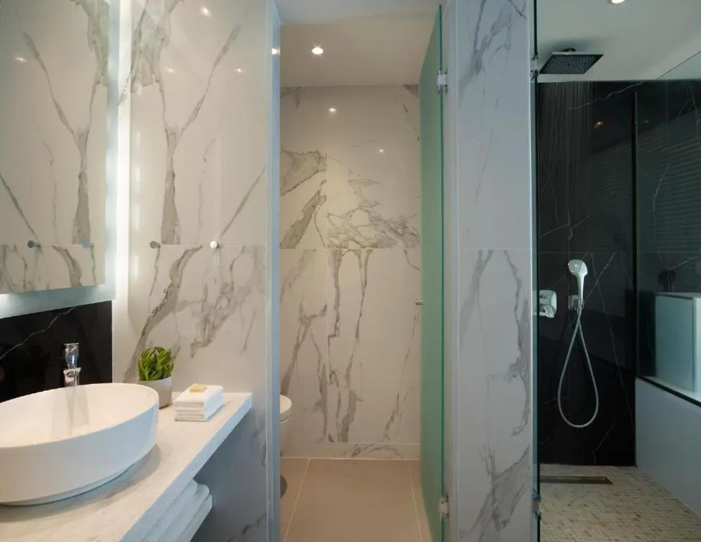 Shower in San Marco Hotel and Villas