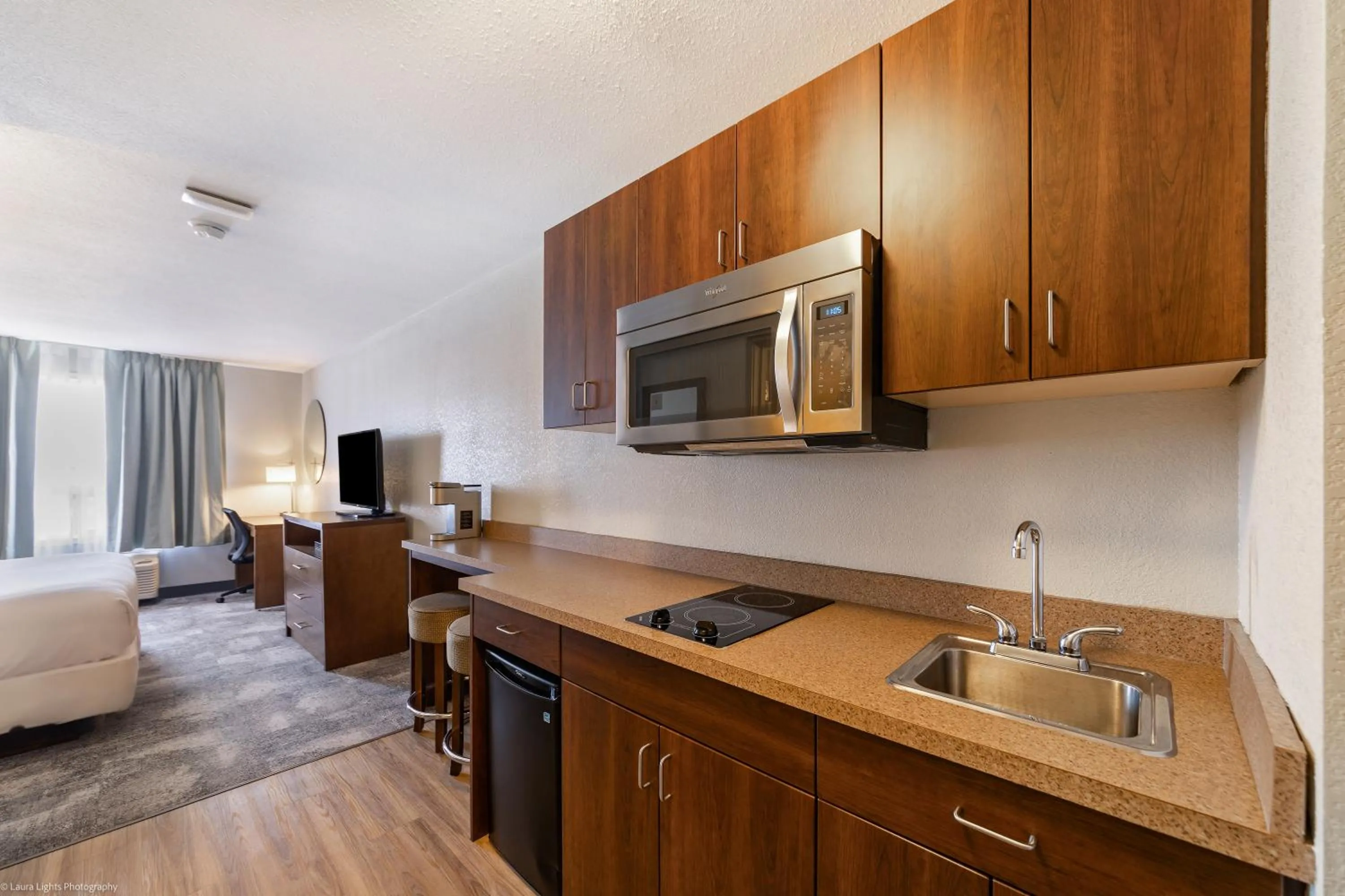 Home Inn and Suites Lloydminster