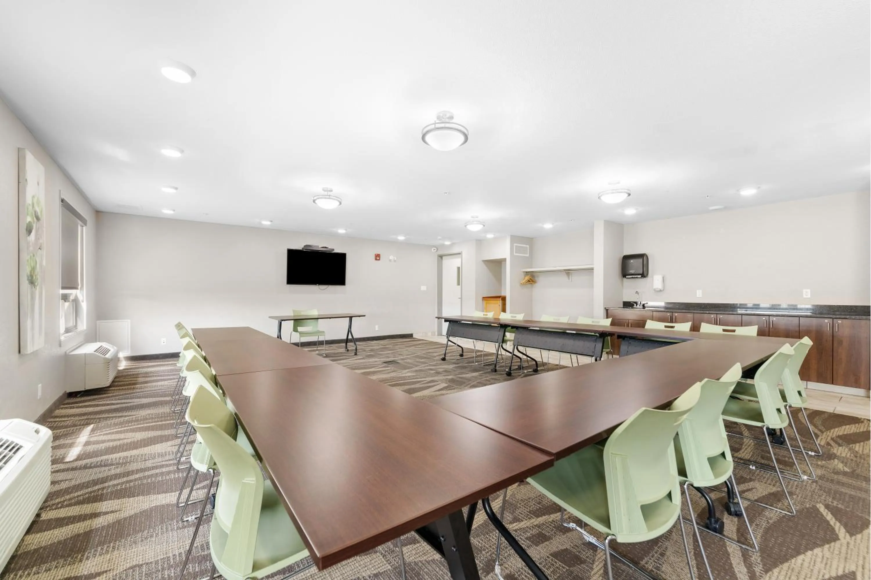 Home Inn and Suites Lloydminster