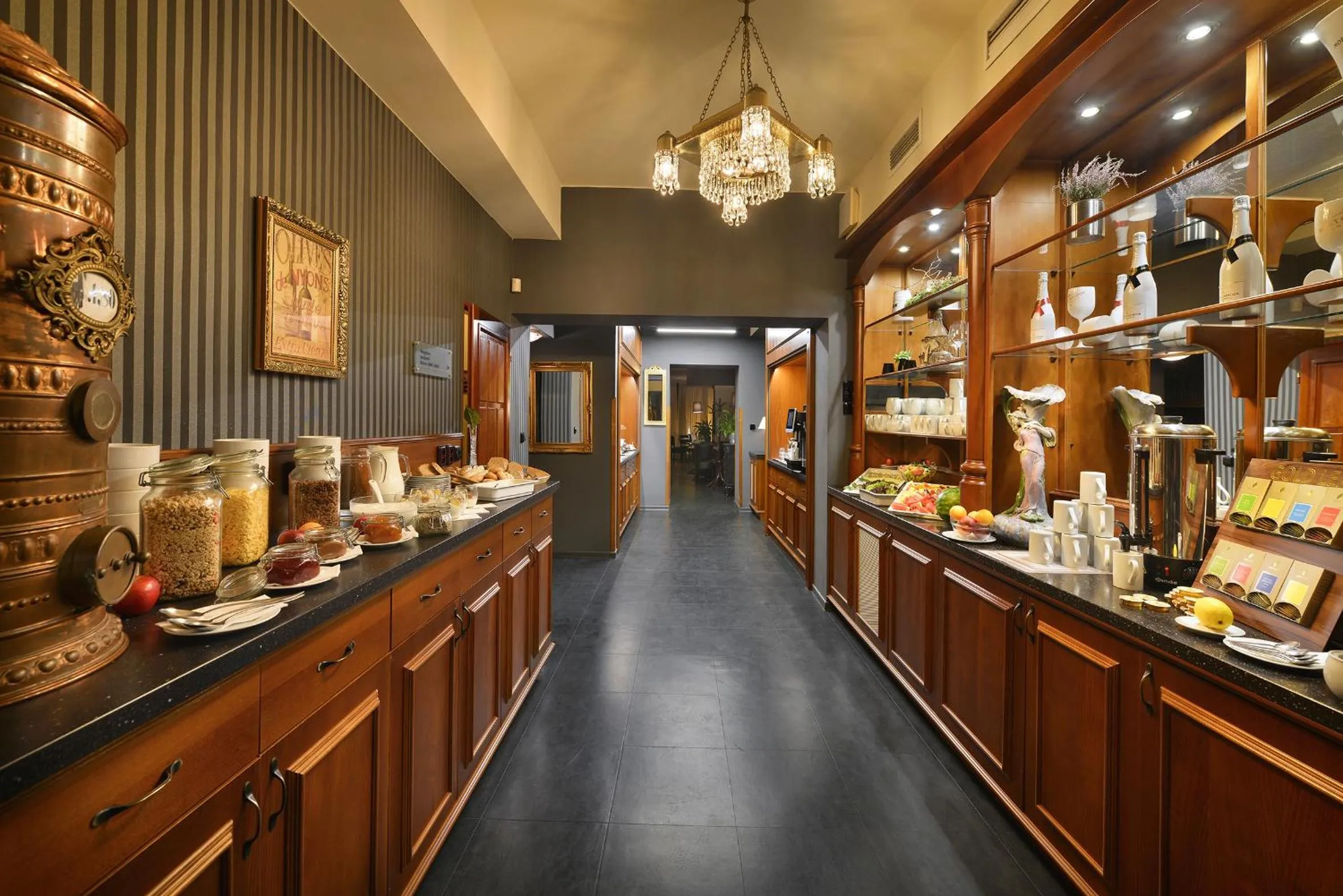 Buffet breakfast in City Hotel Morris