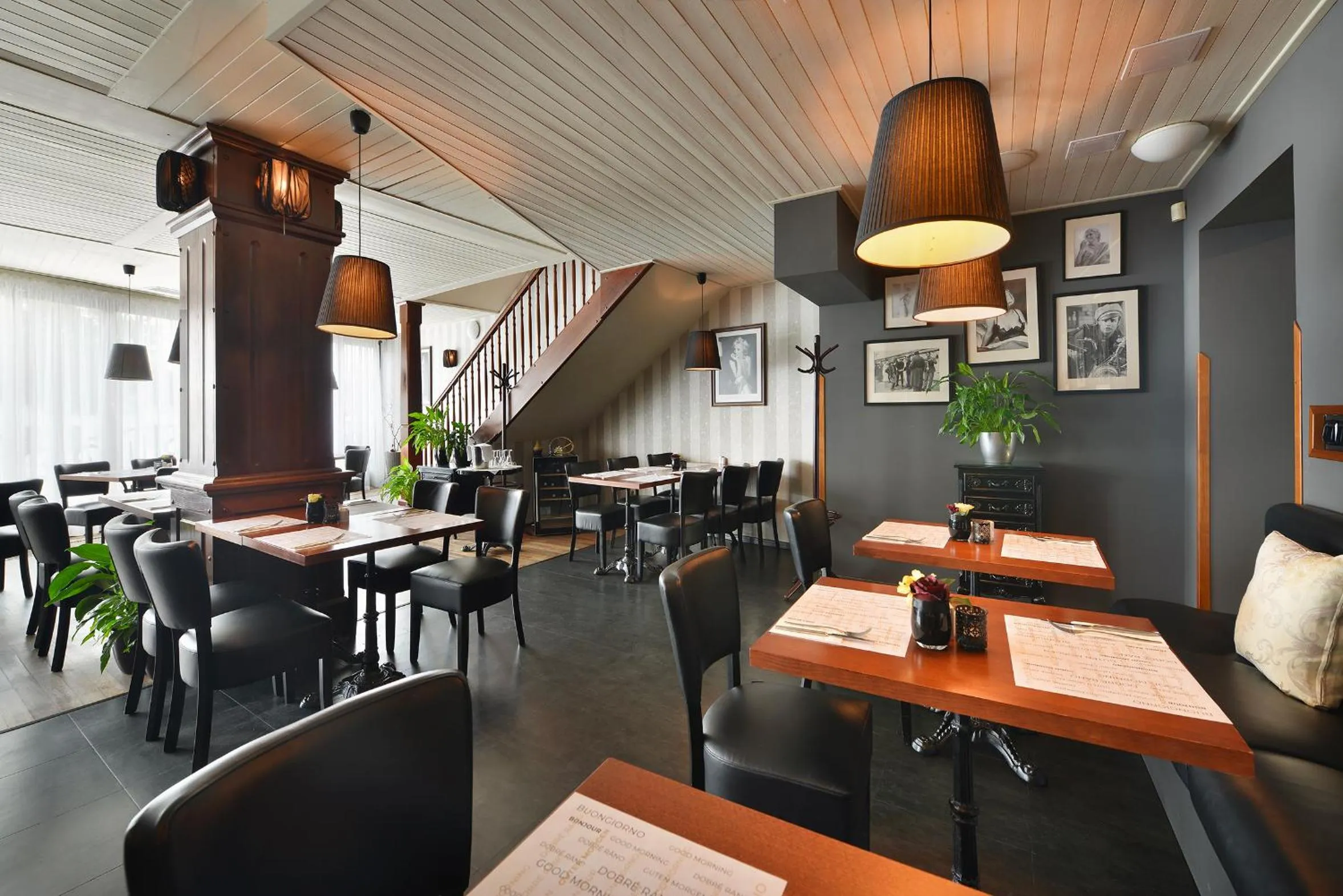 Restaurant/places to eat in City Hotel Morris