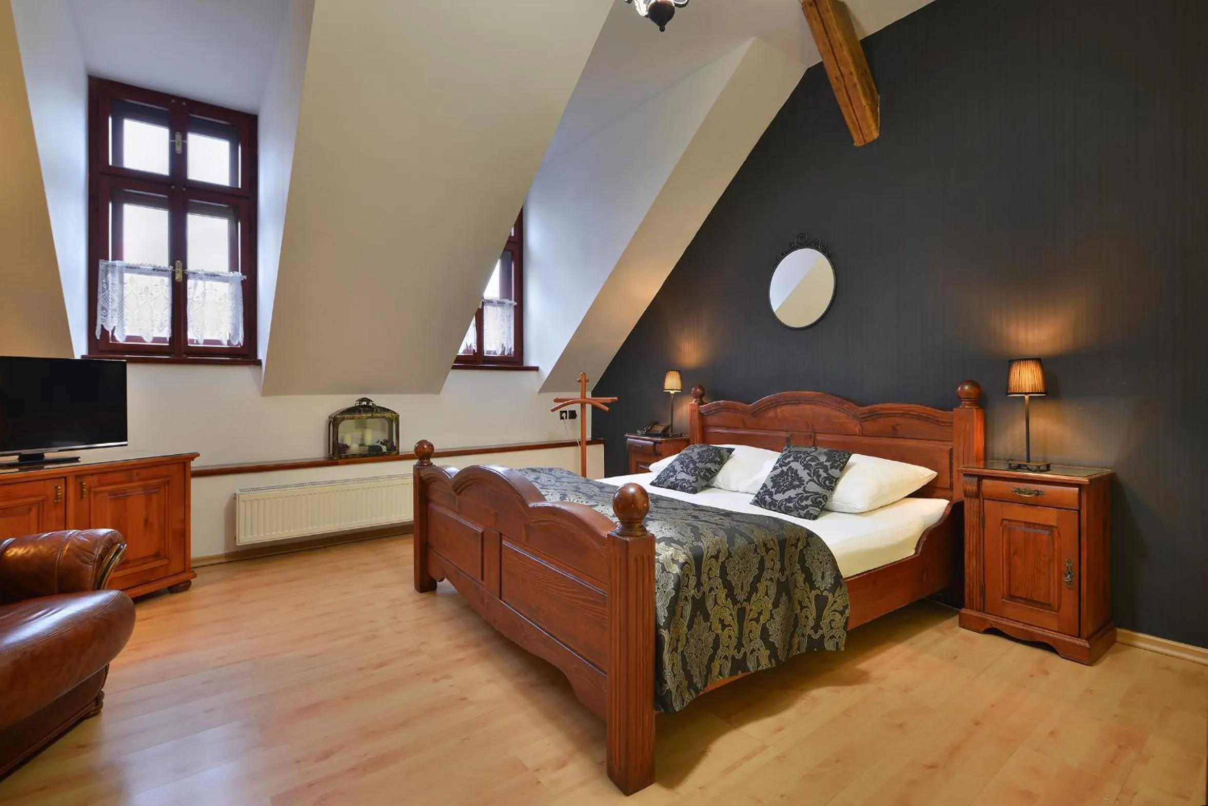 Photo of the whole room, Bed in City Hotel Morris