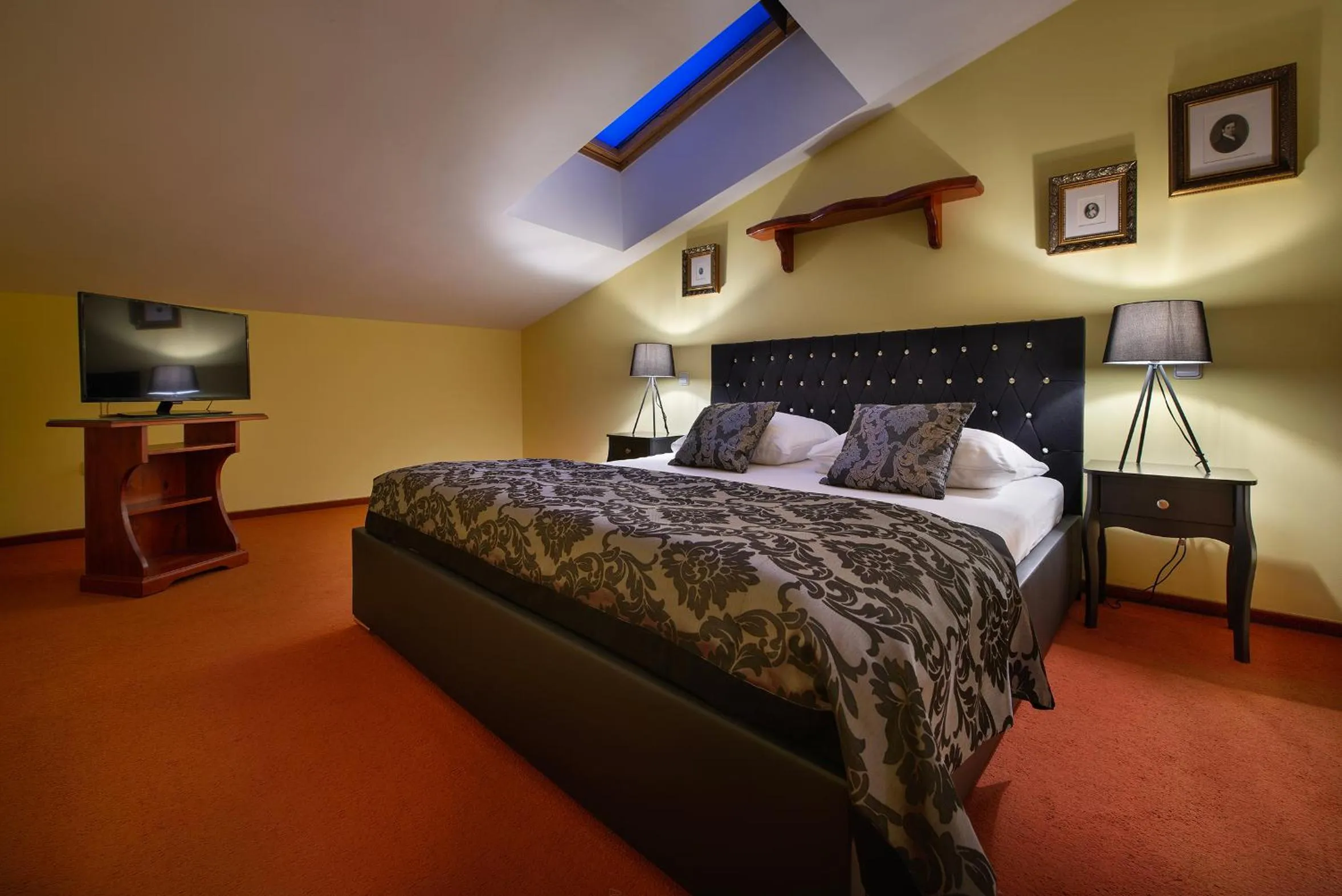 Bed in City Hotel Morris