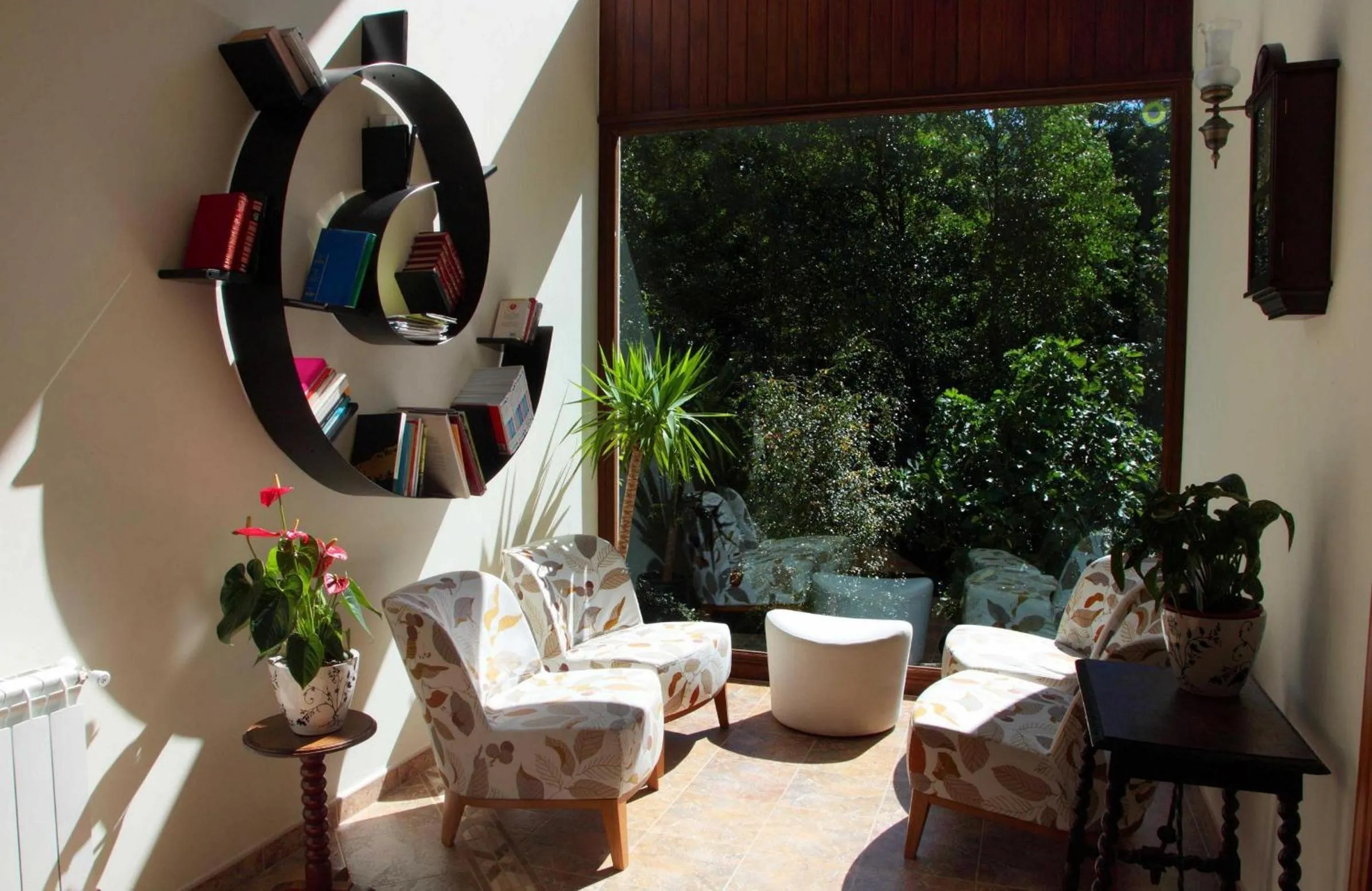 Lounge or bar in Alesga Hotel Rural - Valles del Oso -Asturias